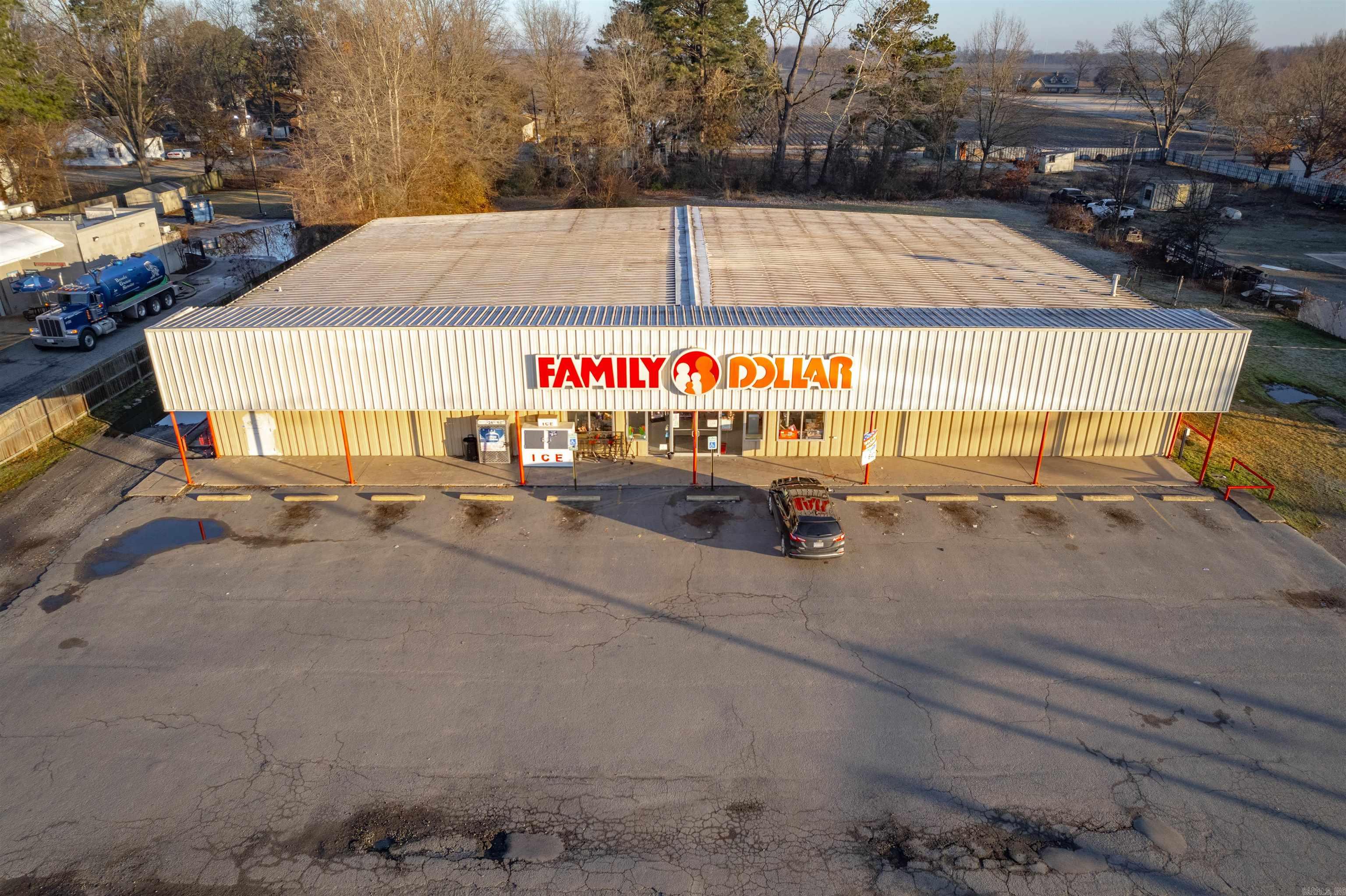 1005 E Fordyce  England, AR