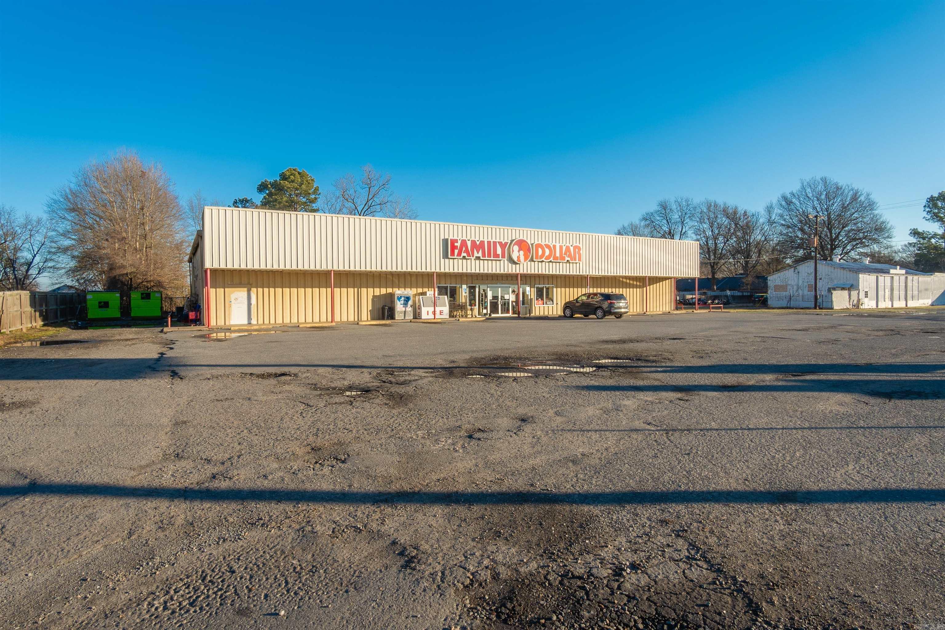 1005 E Fordyce  England, AR