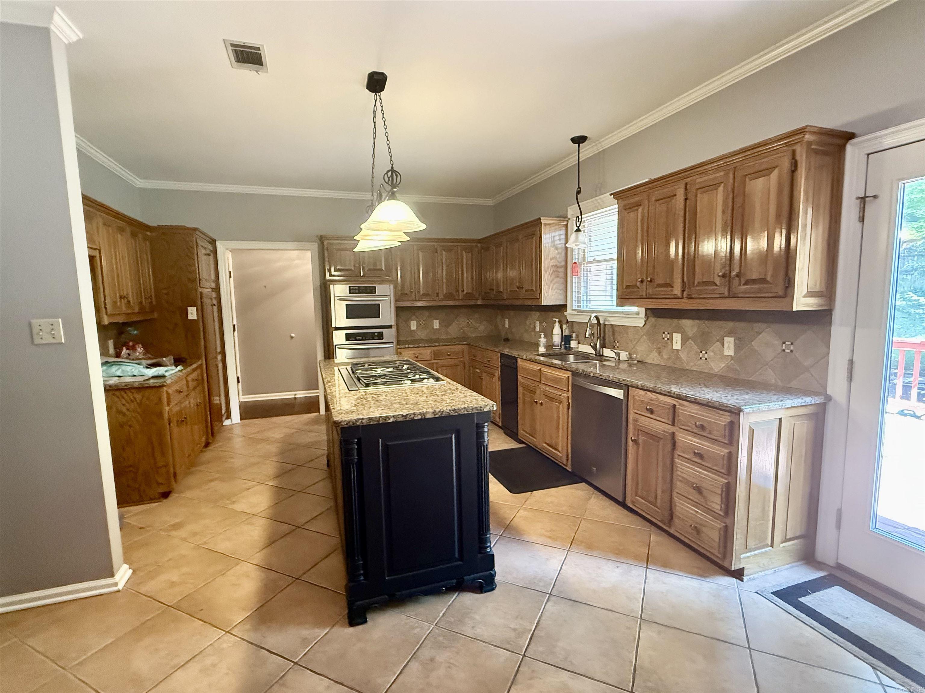 9 Longlea Cv Cove Little Rock, AR 72212