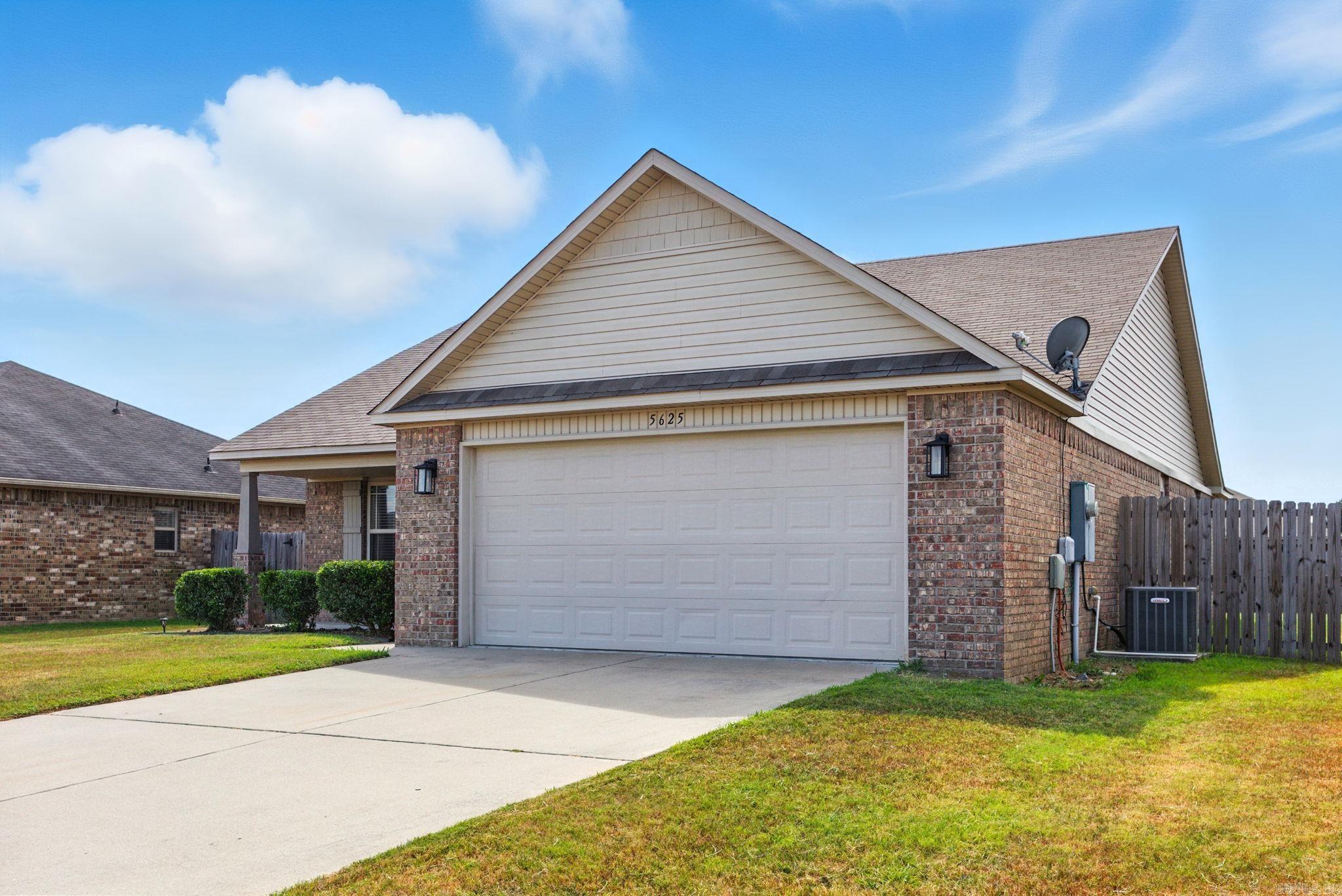 5625 Pin Oak Ln Sherwood, AR 72117