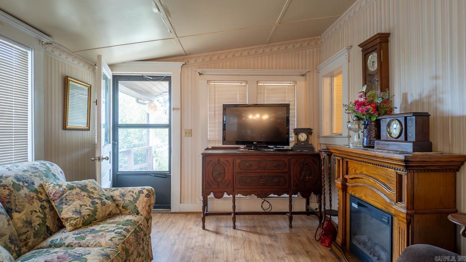 202 W 3rd Street  Hardy, AR