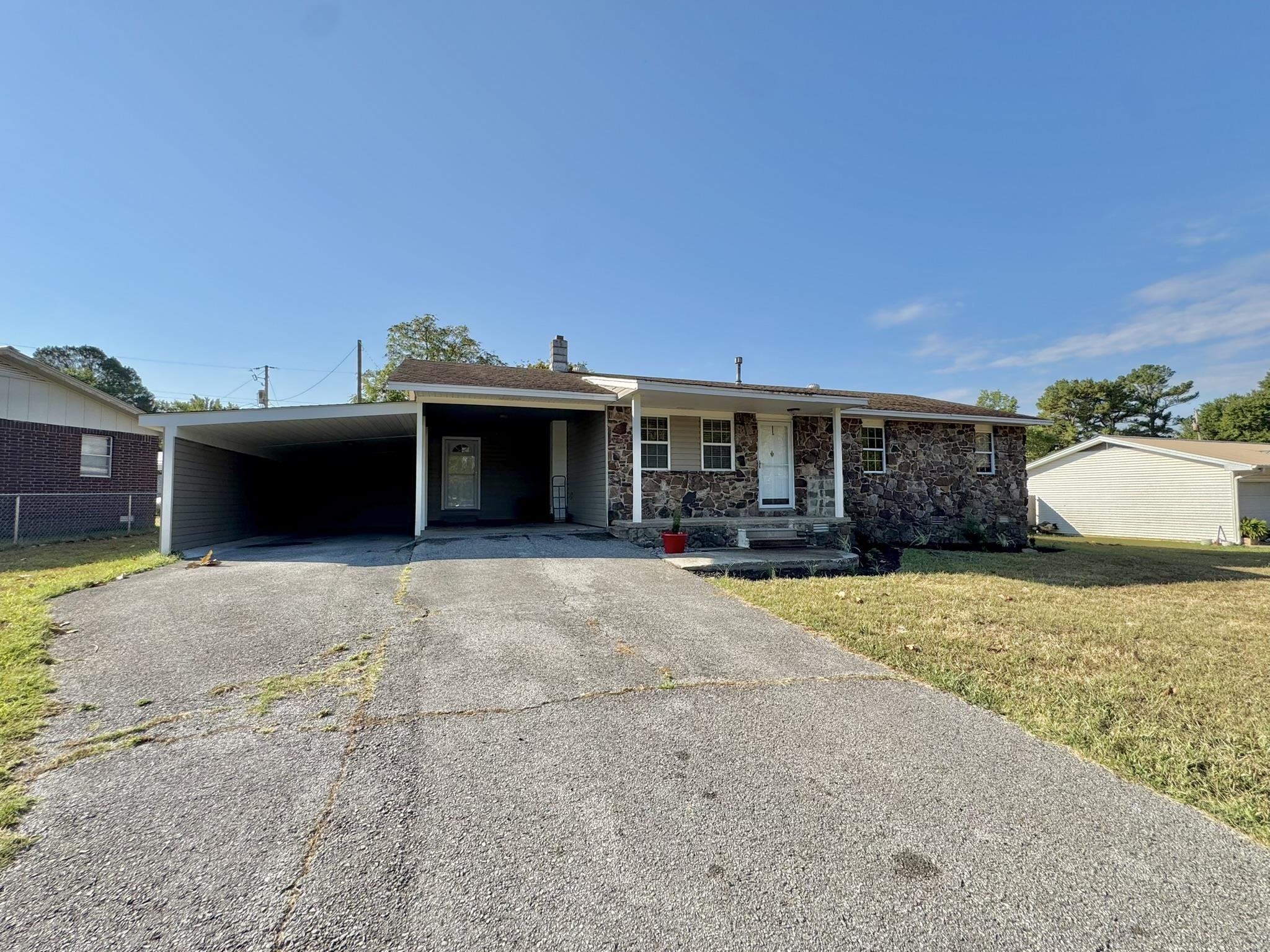 102 Capri Drive  Melbourne, AR