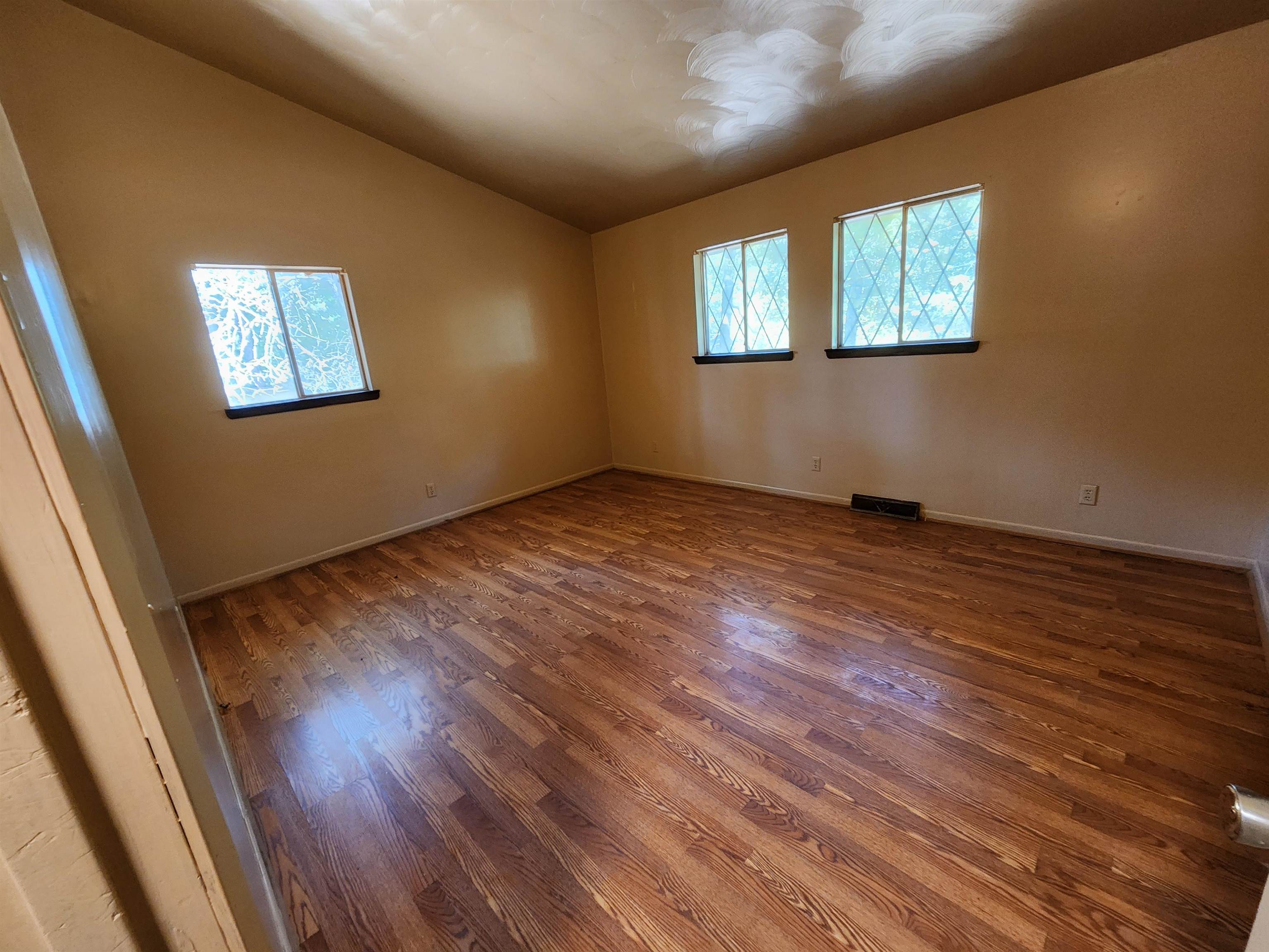 36 Mena  Cherokee Village, AR