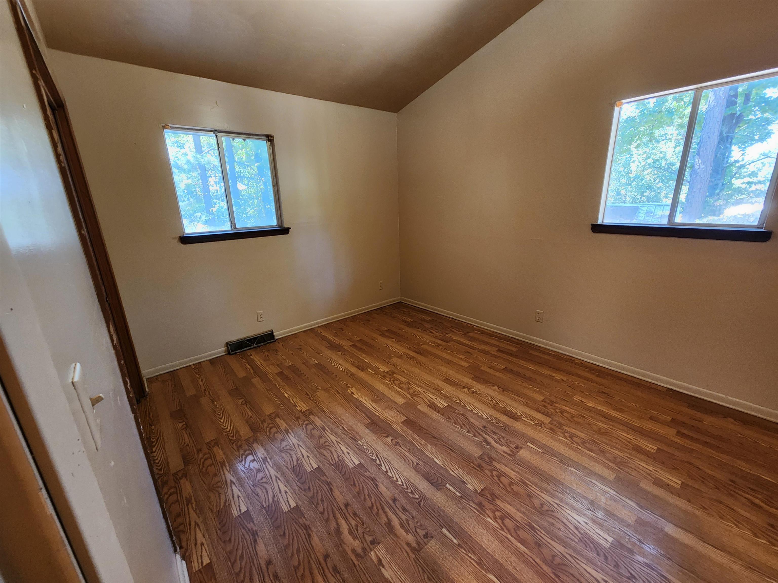 36 Mena  Cherokee Village, AR