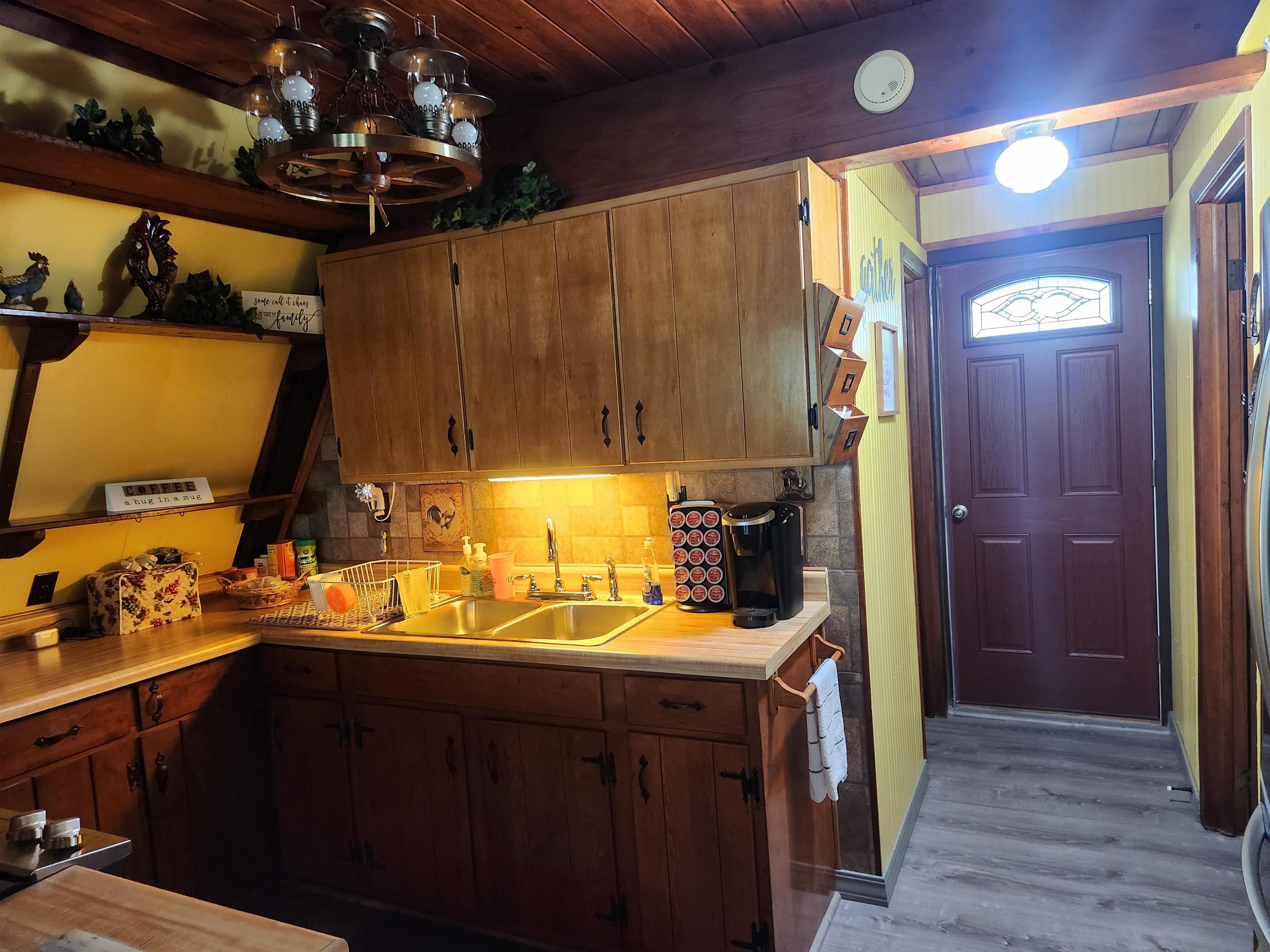 46 Crossroads  Highland, AR