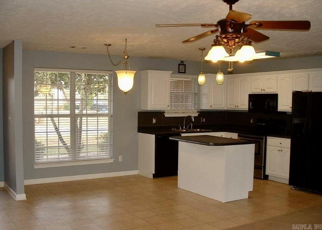 2705 mackenzie Conway, AR 72034