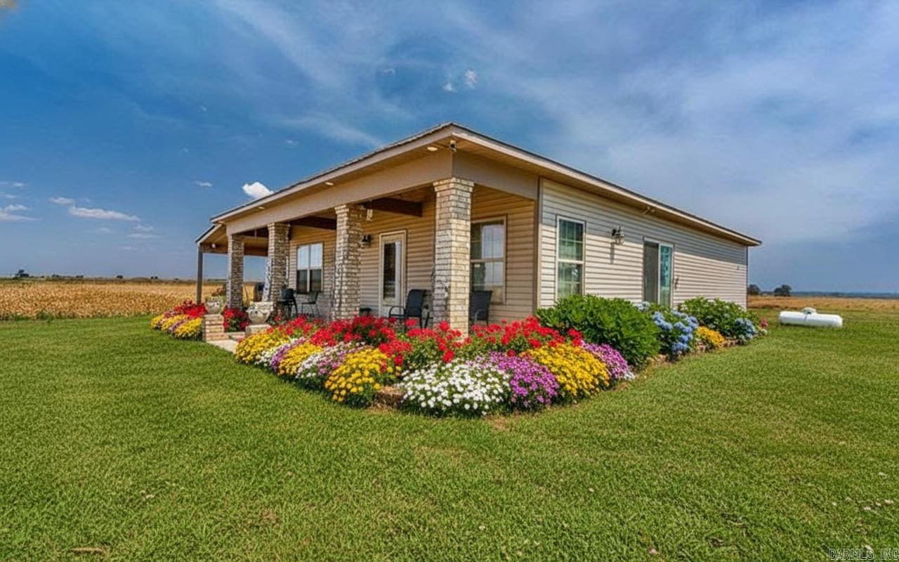 1059-1069 County Road 973