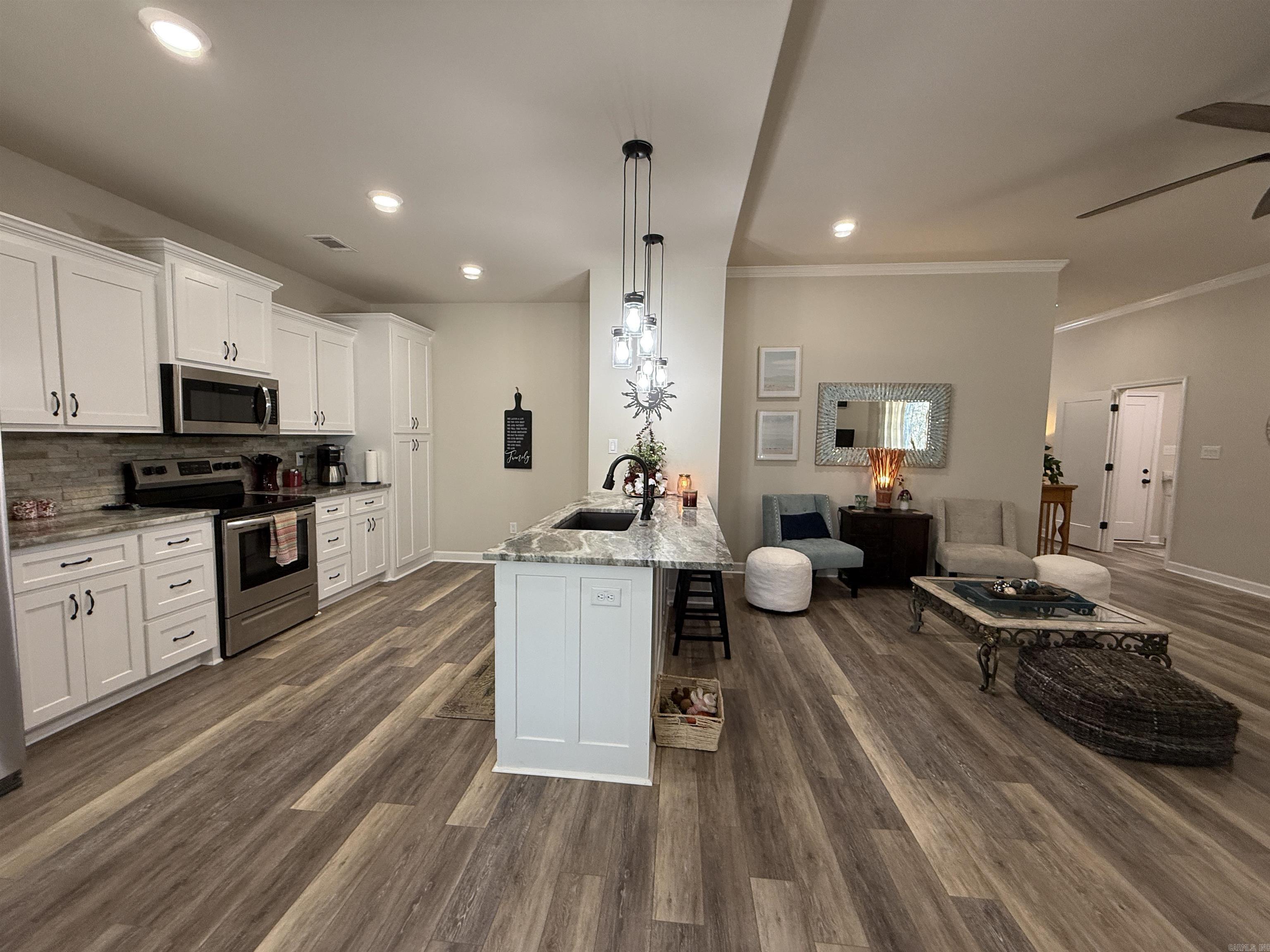 3027 Sue Street Benton, AR 72015