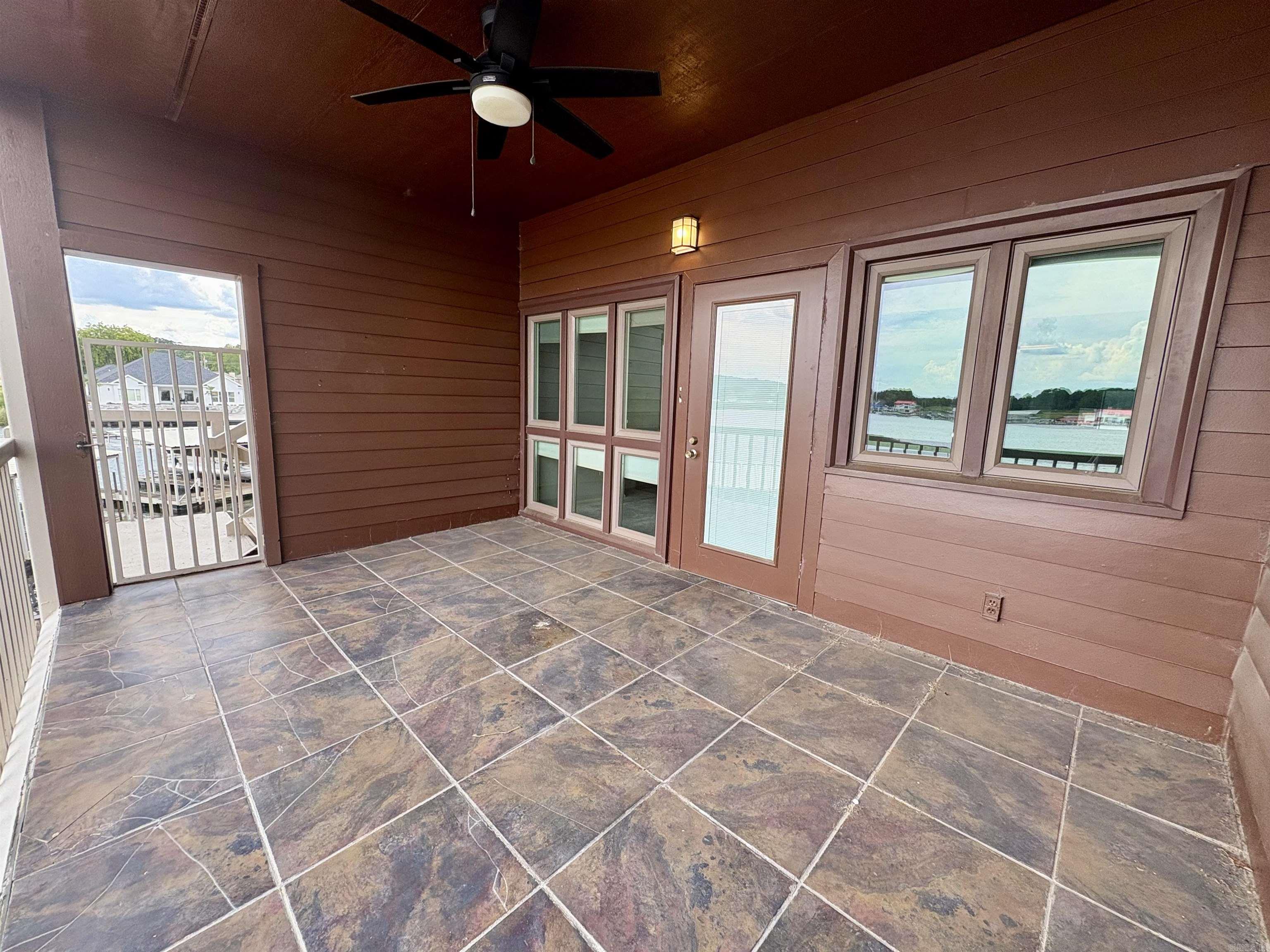 142 Lake Hamilton Drive Hot Springs, AR 71913