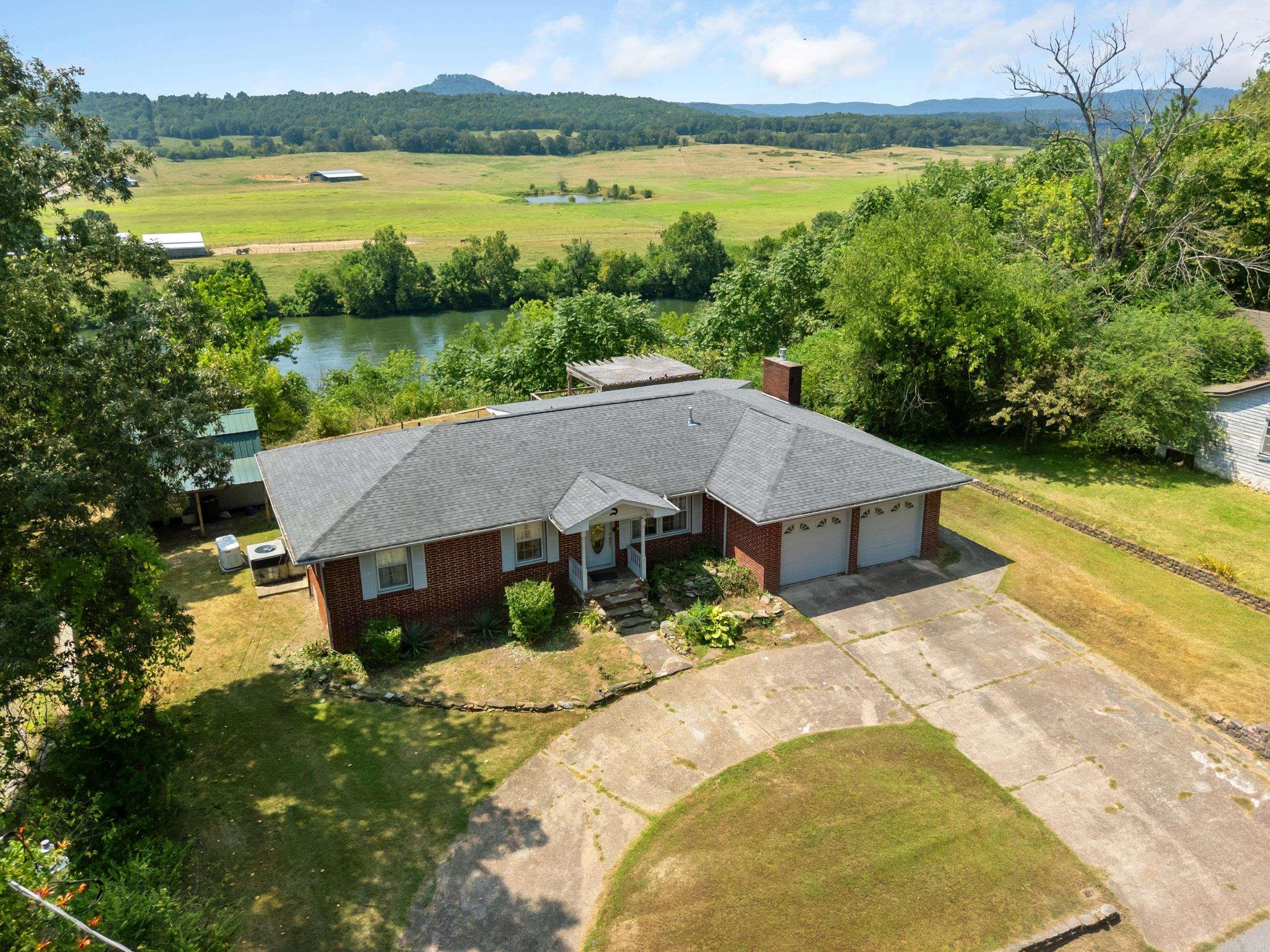 64 South  Calico Rock, AR