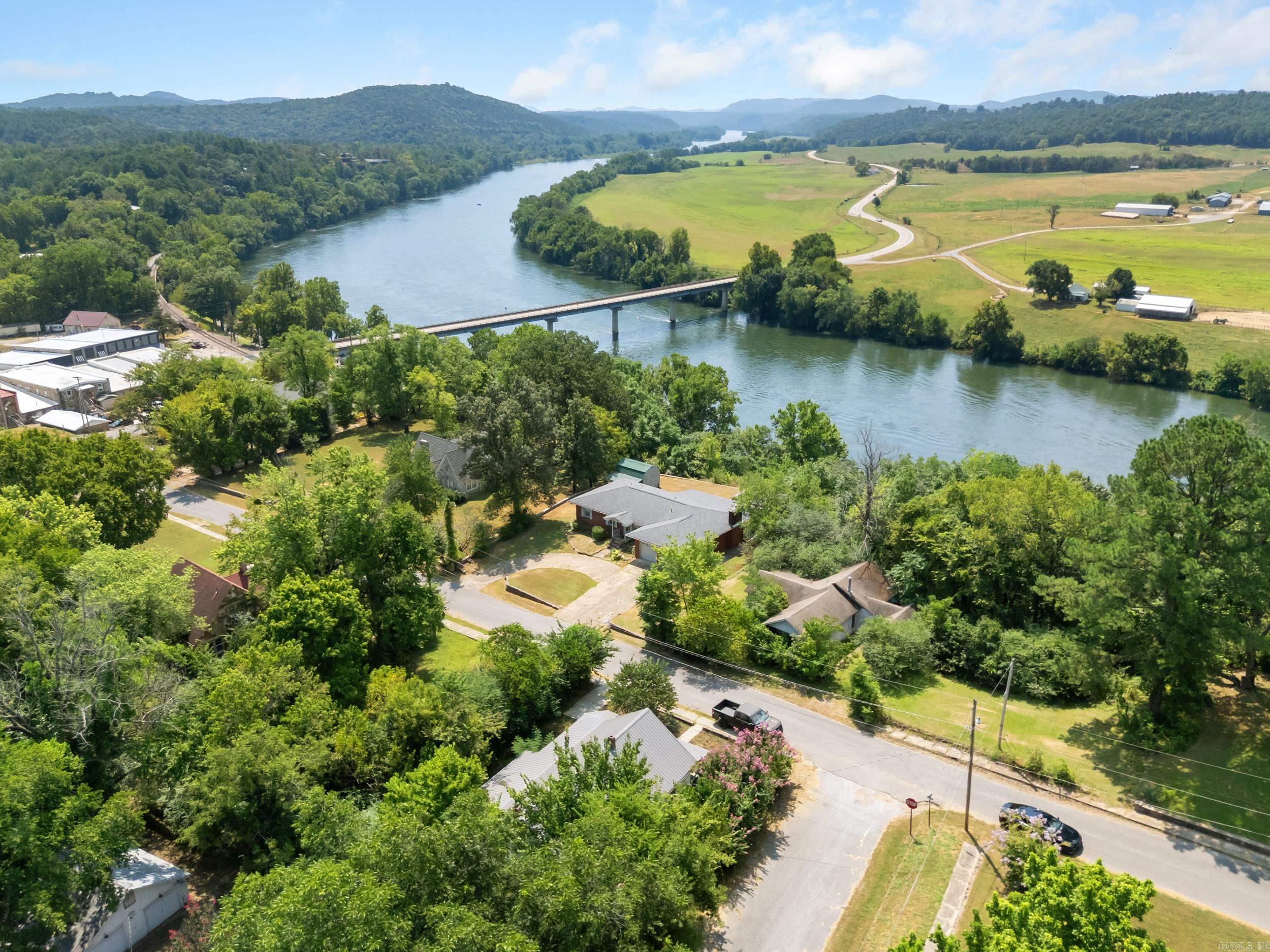 64 South  Calico Rock, AR