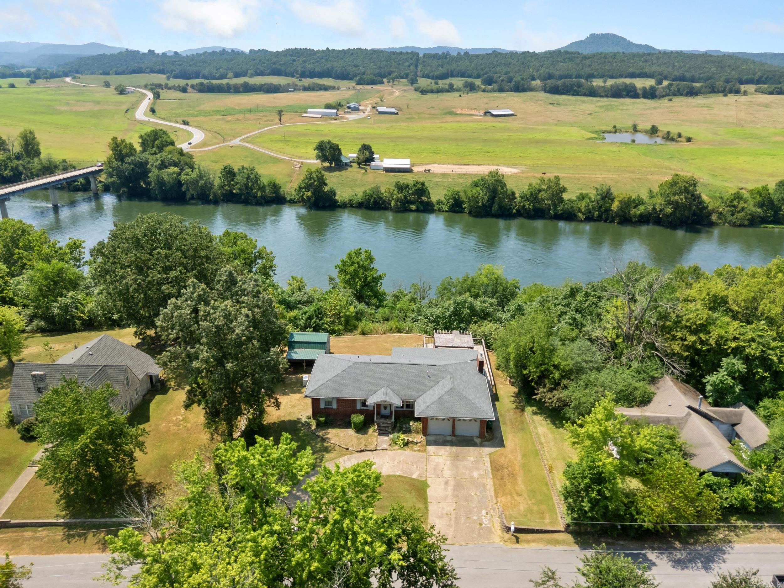 64 South  Calico Rock, AR