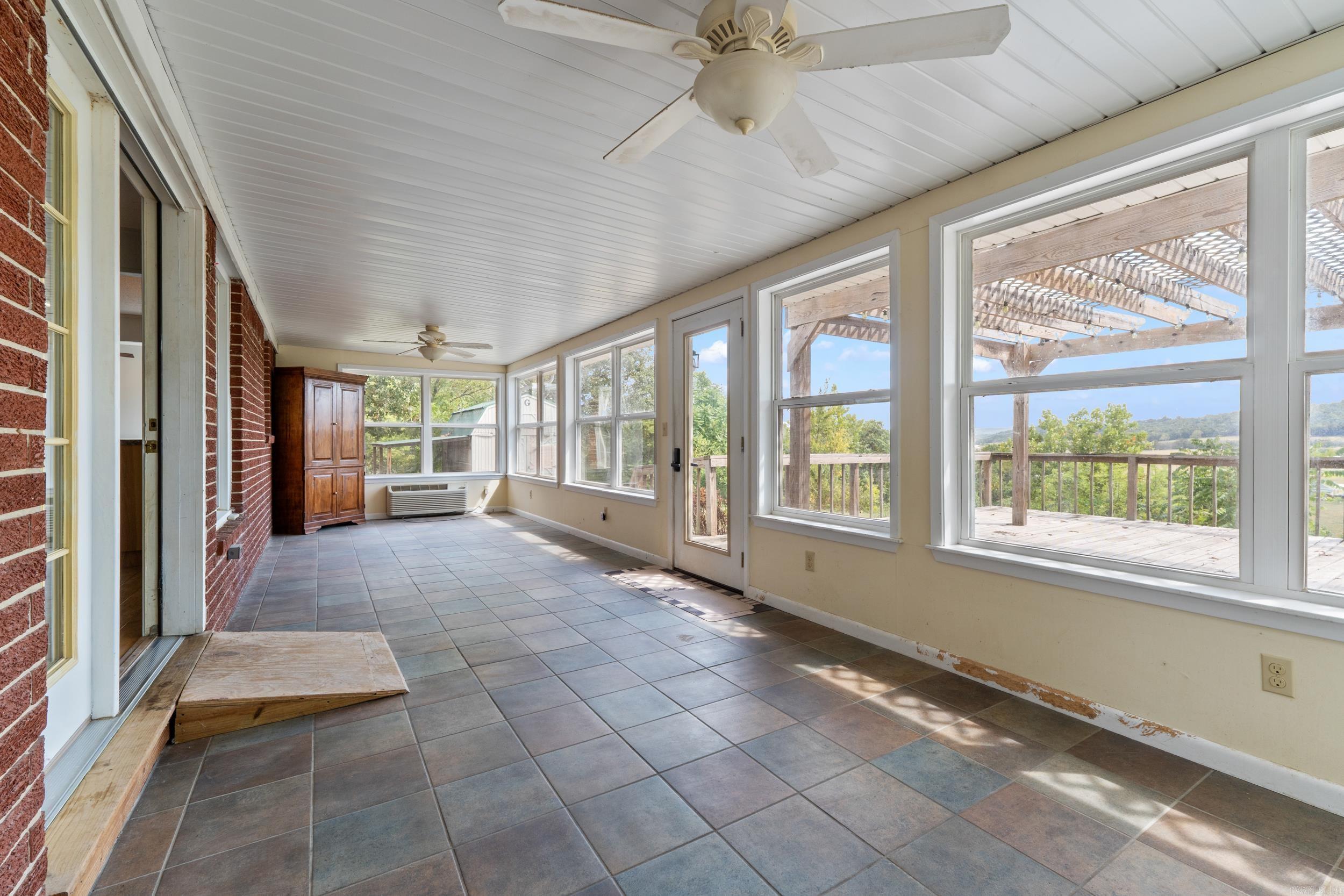 64 South  Calico Rock, AR