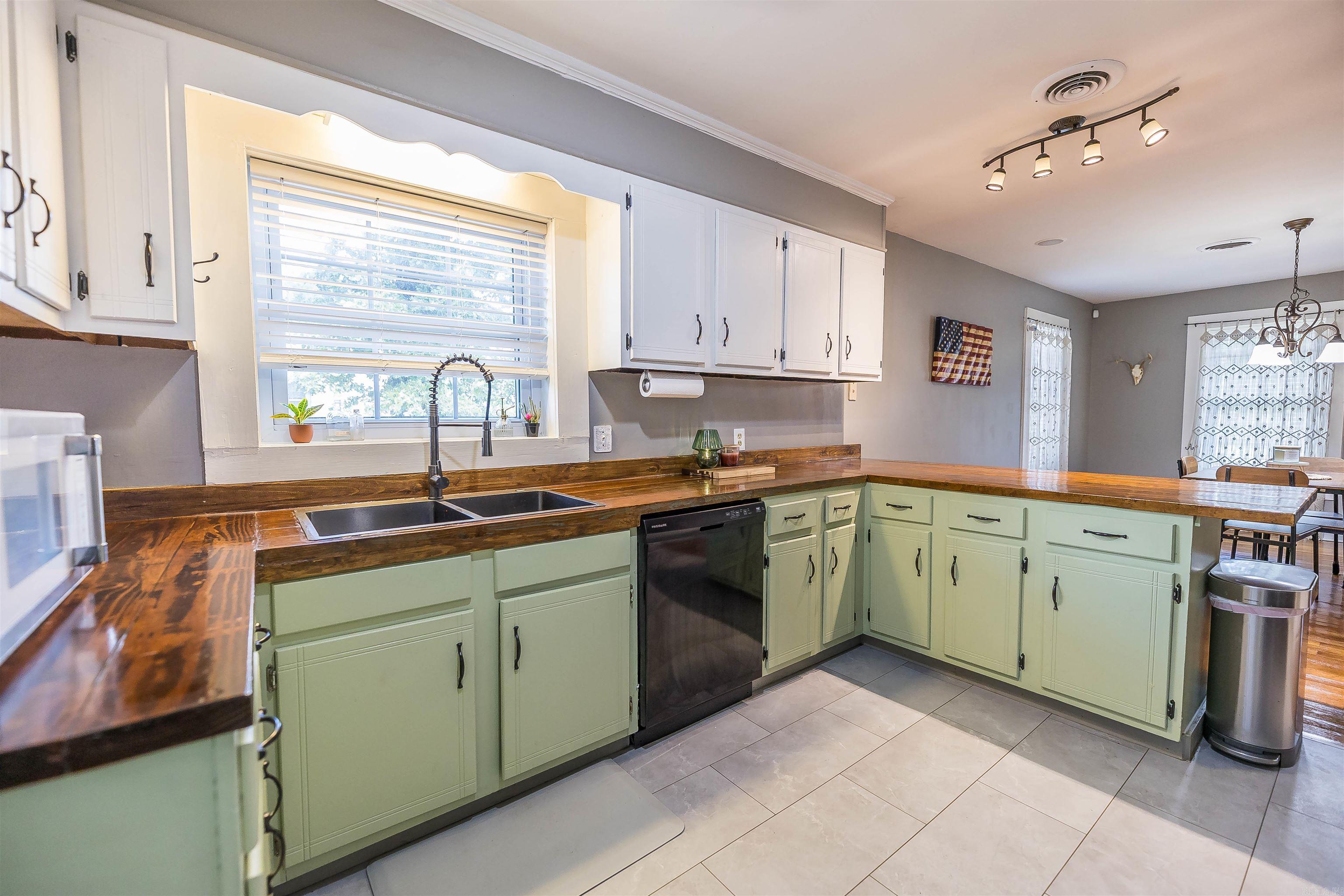 102 Shepherd Ave Camden, AR 71701