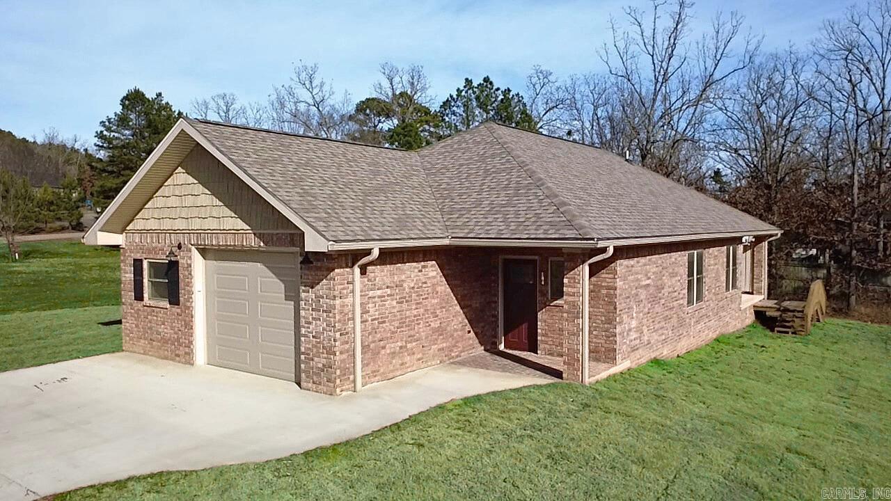 104 Red Oak  Mena, AR