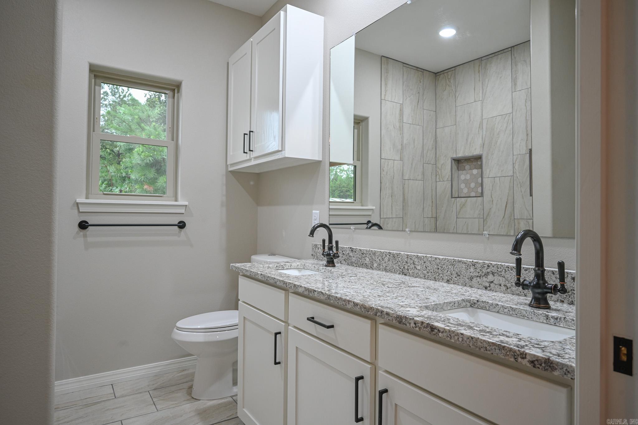 104 Red Oak Drive Mena, AR 71953