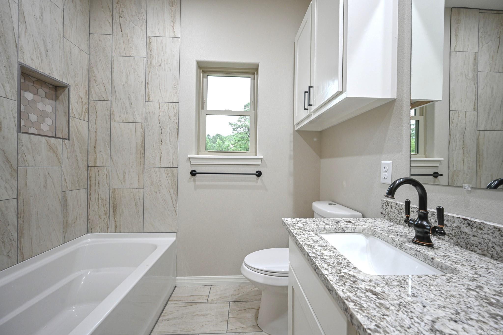 104 Red Oak Drive Mena, AR 71953