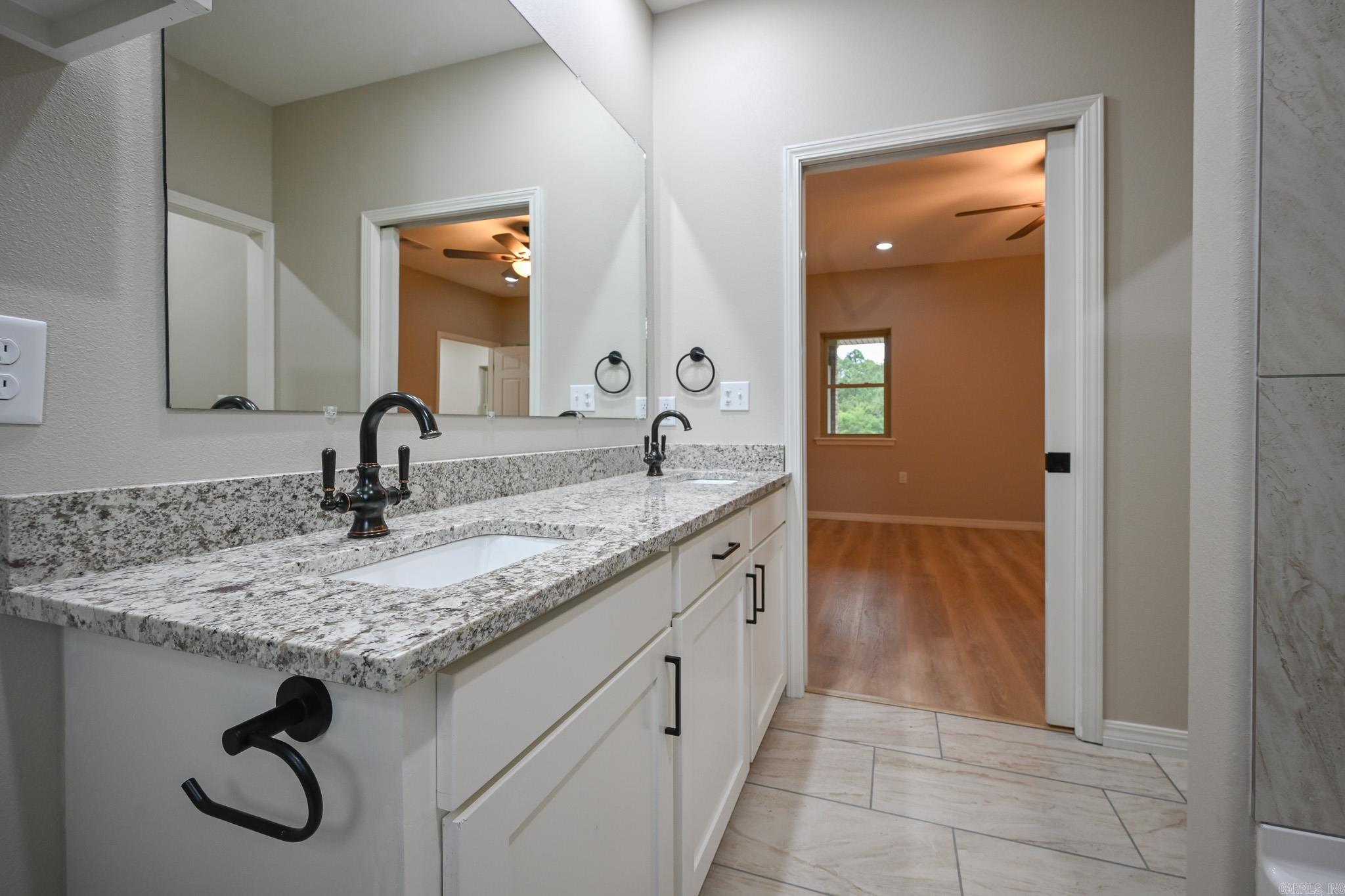 104 Red Oak Drive Mena, AR 71953