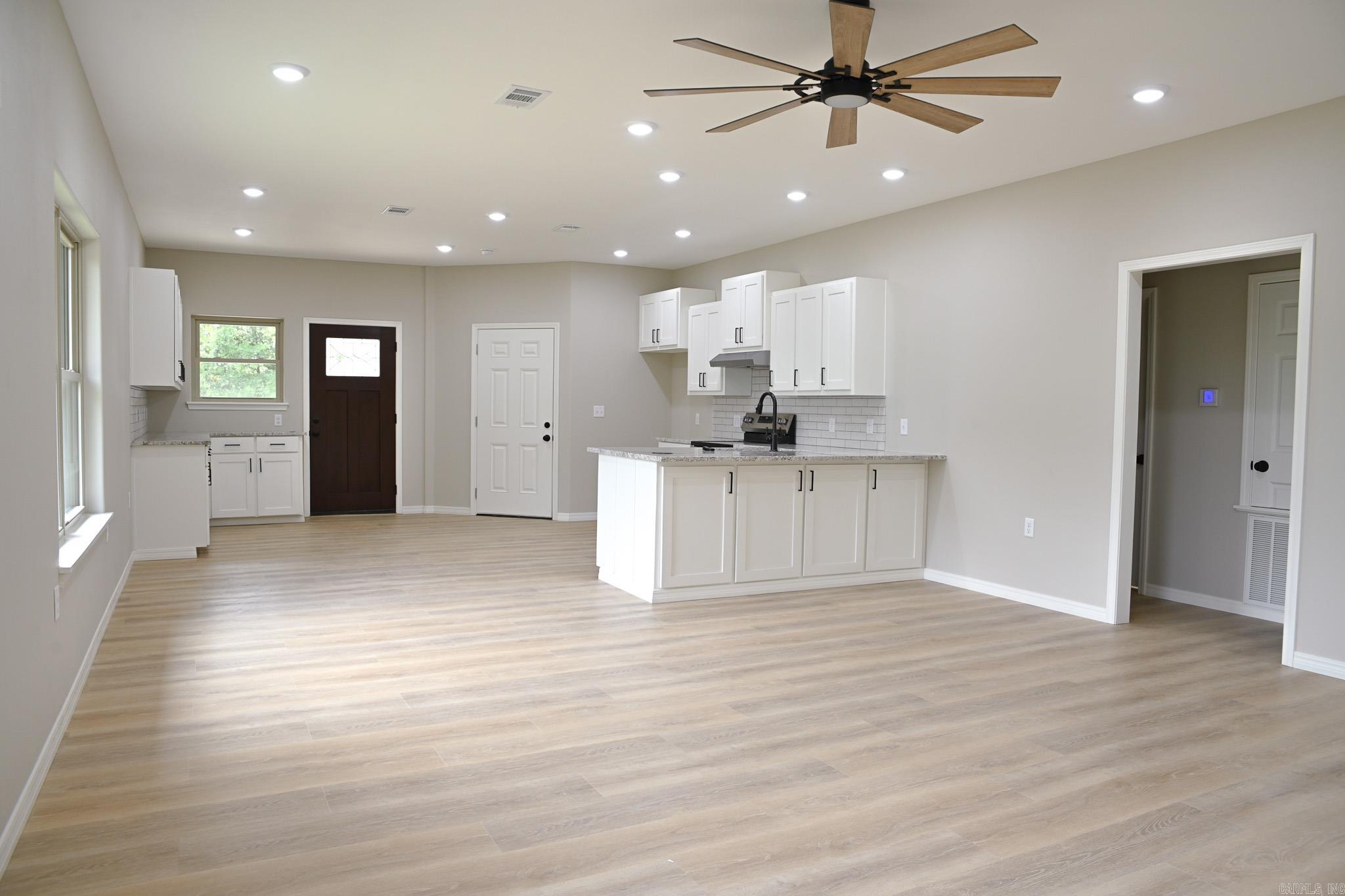 104 Red Oak Drive Mena, AR 71953