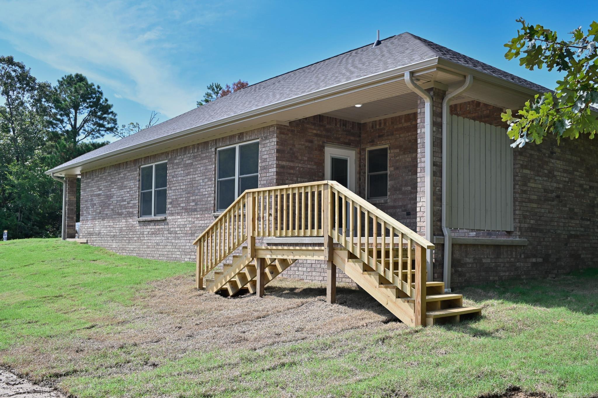104 Red Oak  Mena, AR