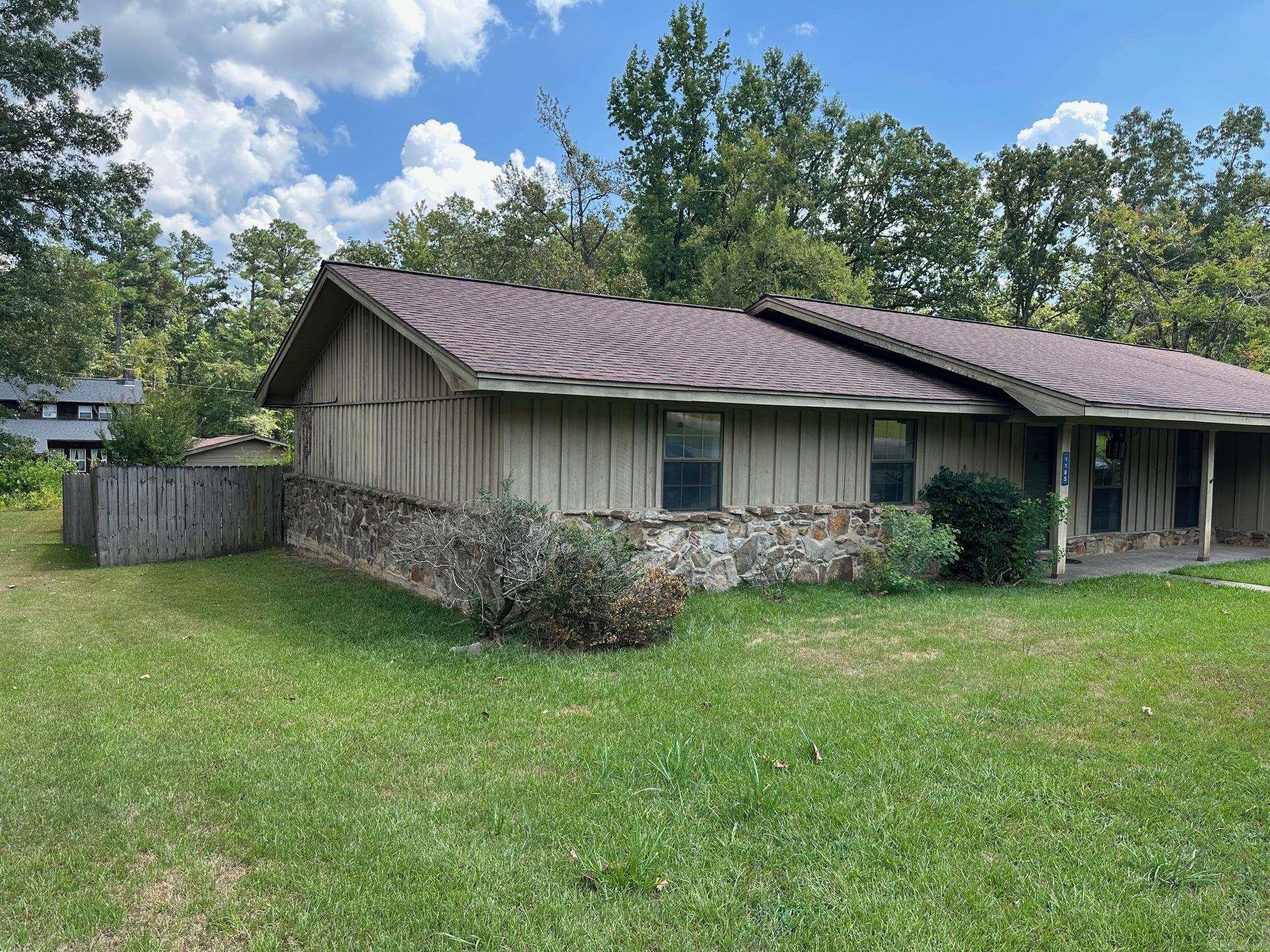 1105 woodcrest Star City, AR 71667