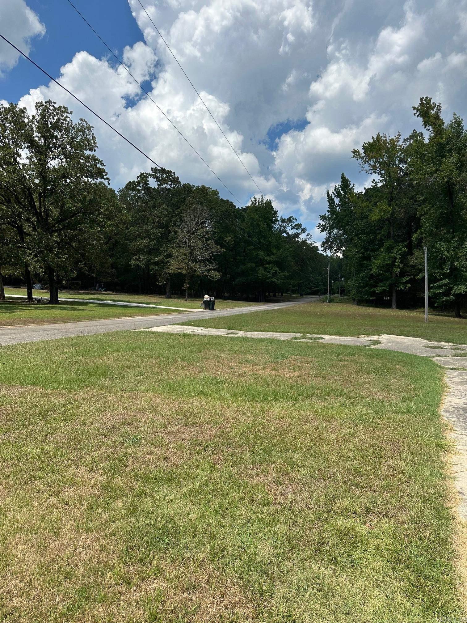 1105 woodcrest Star City, AR 71667