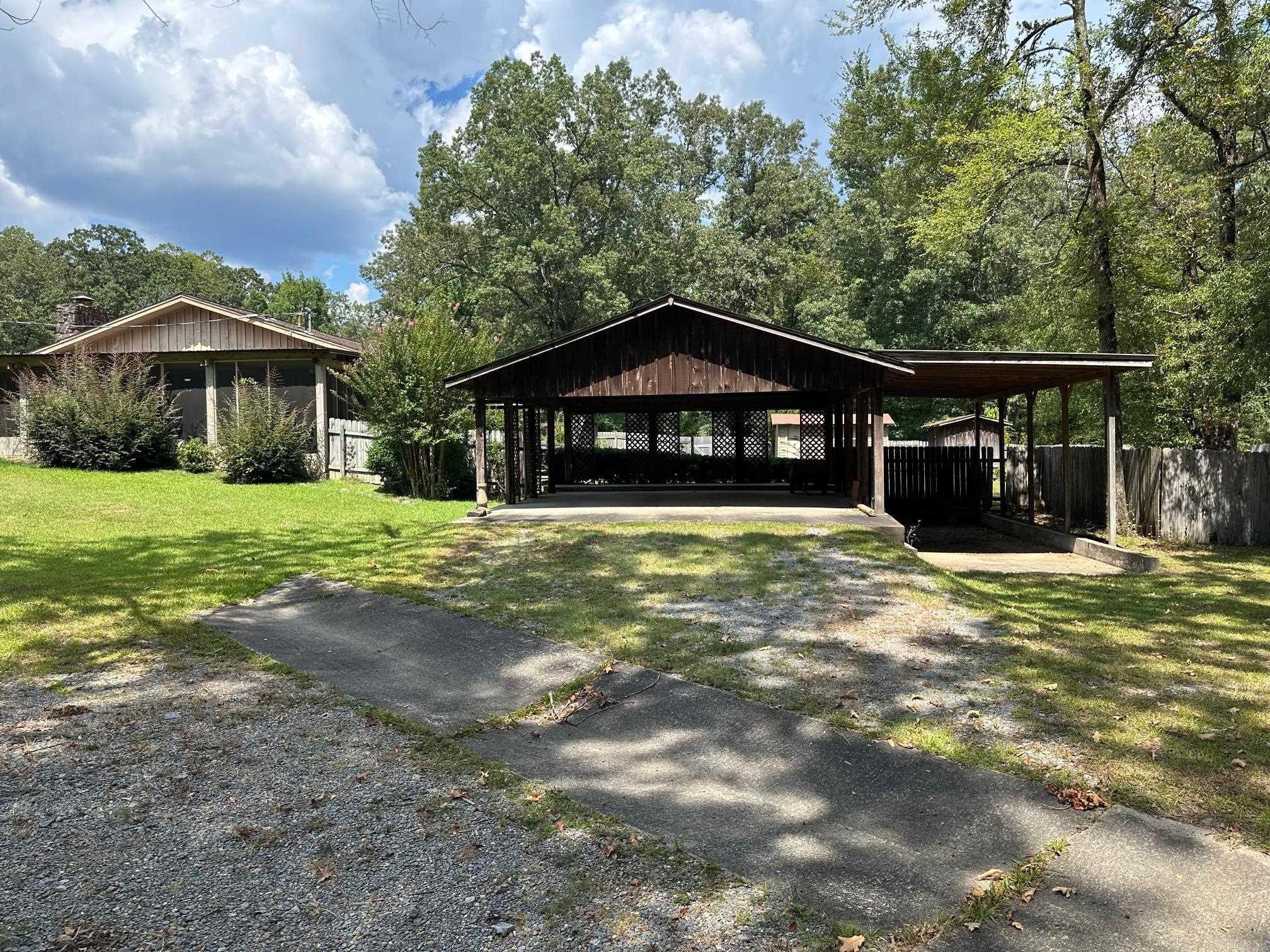 1105 woodcrest Star City, AR 71667