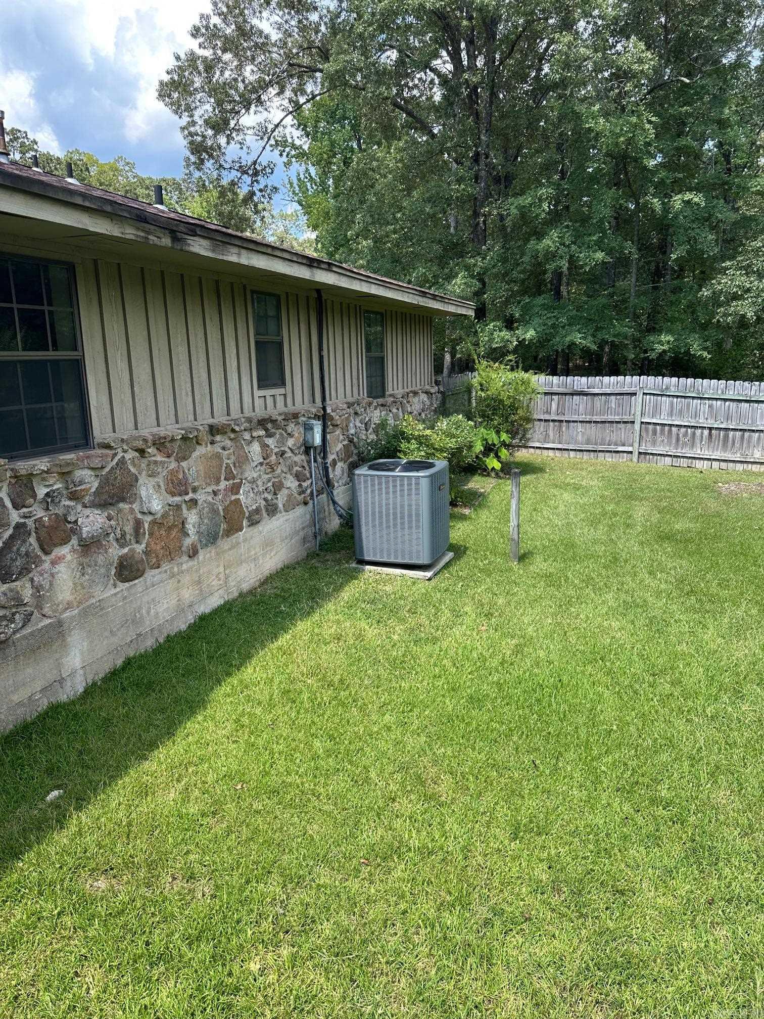 1105 woodcrest Star City, AR 71667