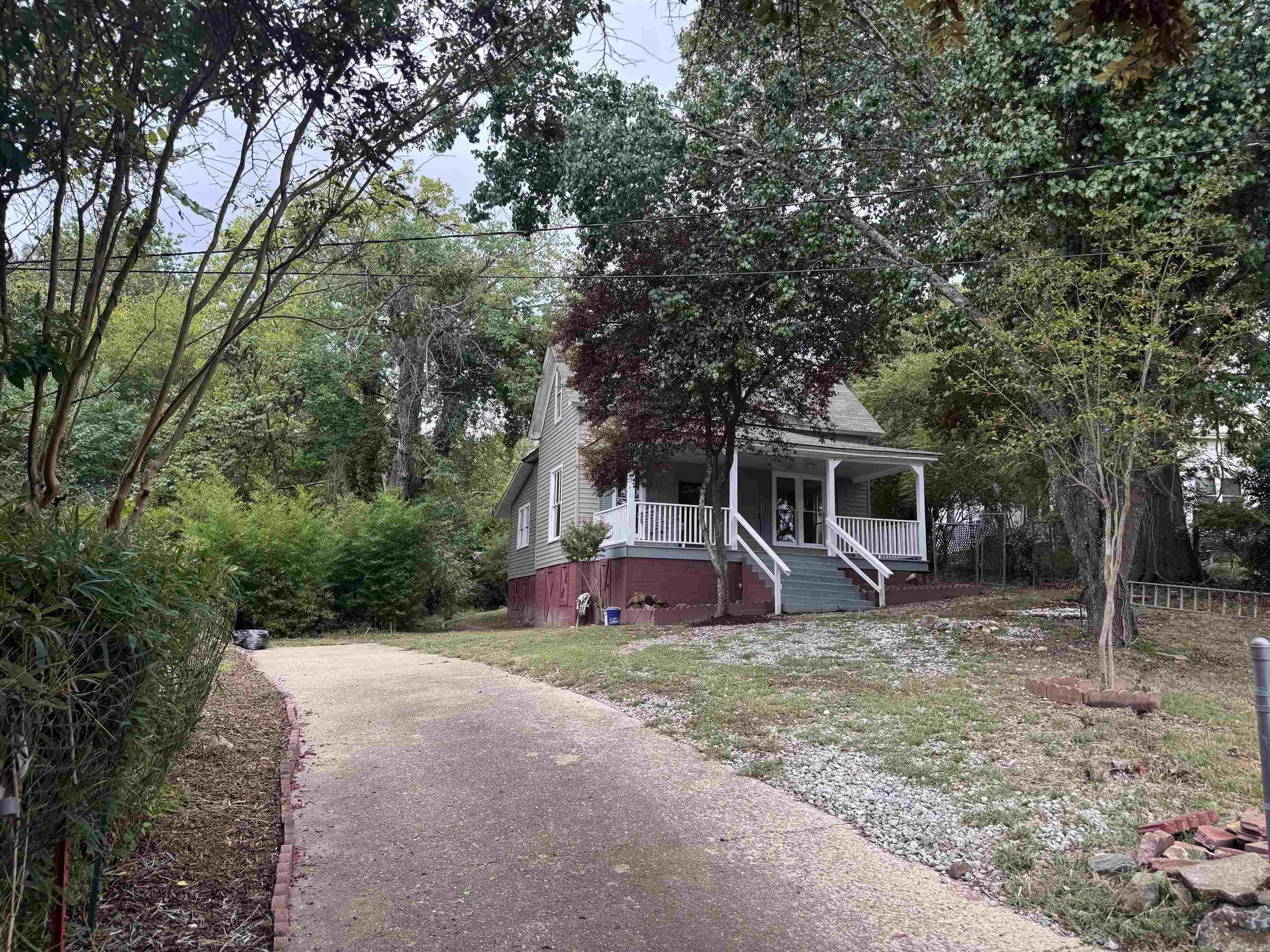 209 Elizabeth Terrace Hot Springs, AR 71901