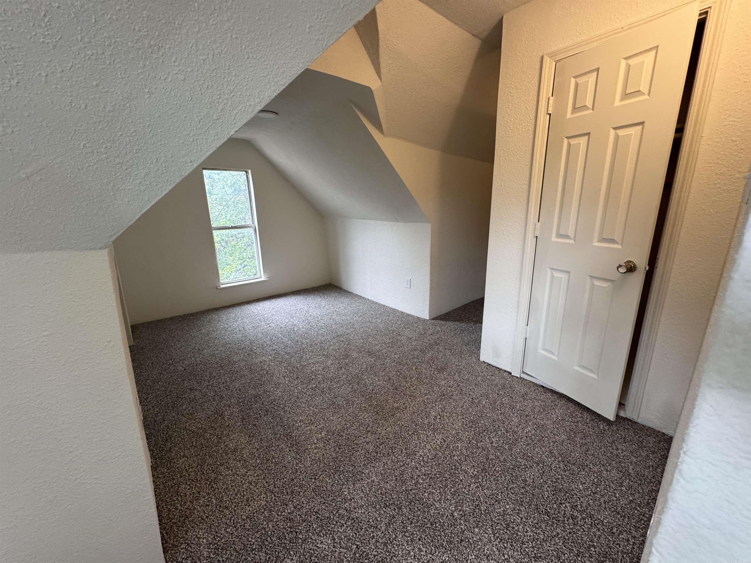 209 Elizabeth Terrace Hot Springs, AR 71901