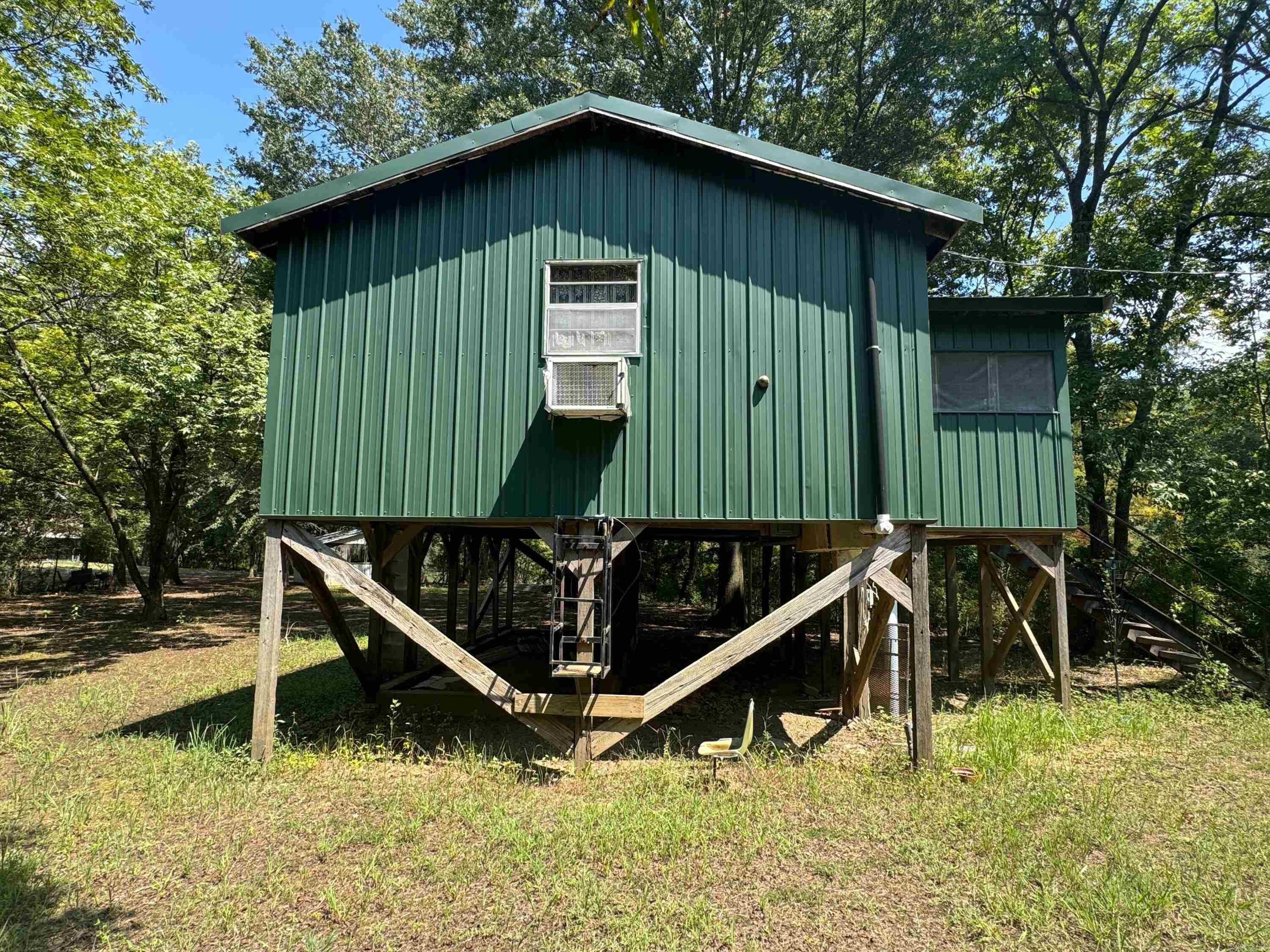 1806 County Rd 150  Augusta, AR