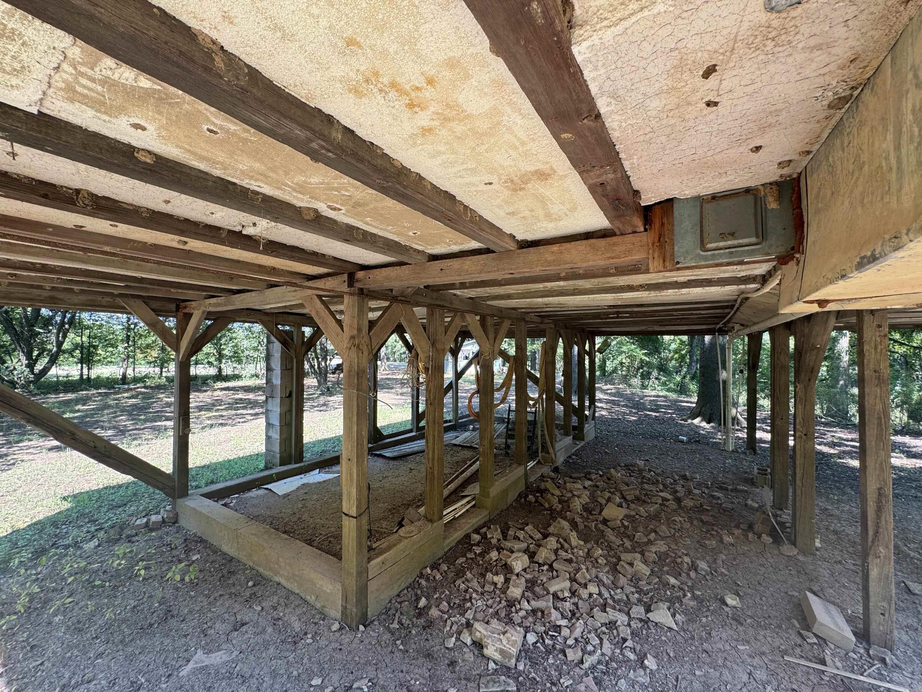 1806 County Rd 150  Augusta, AR