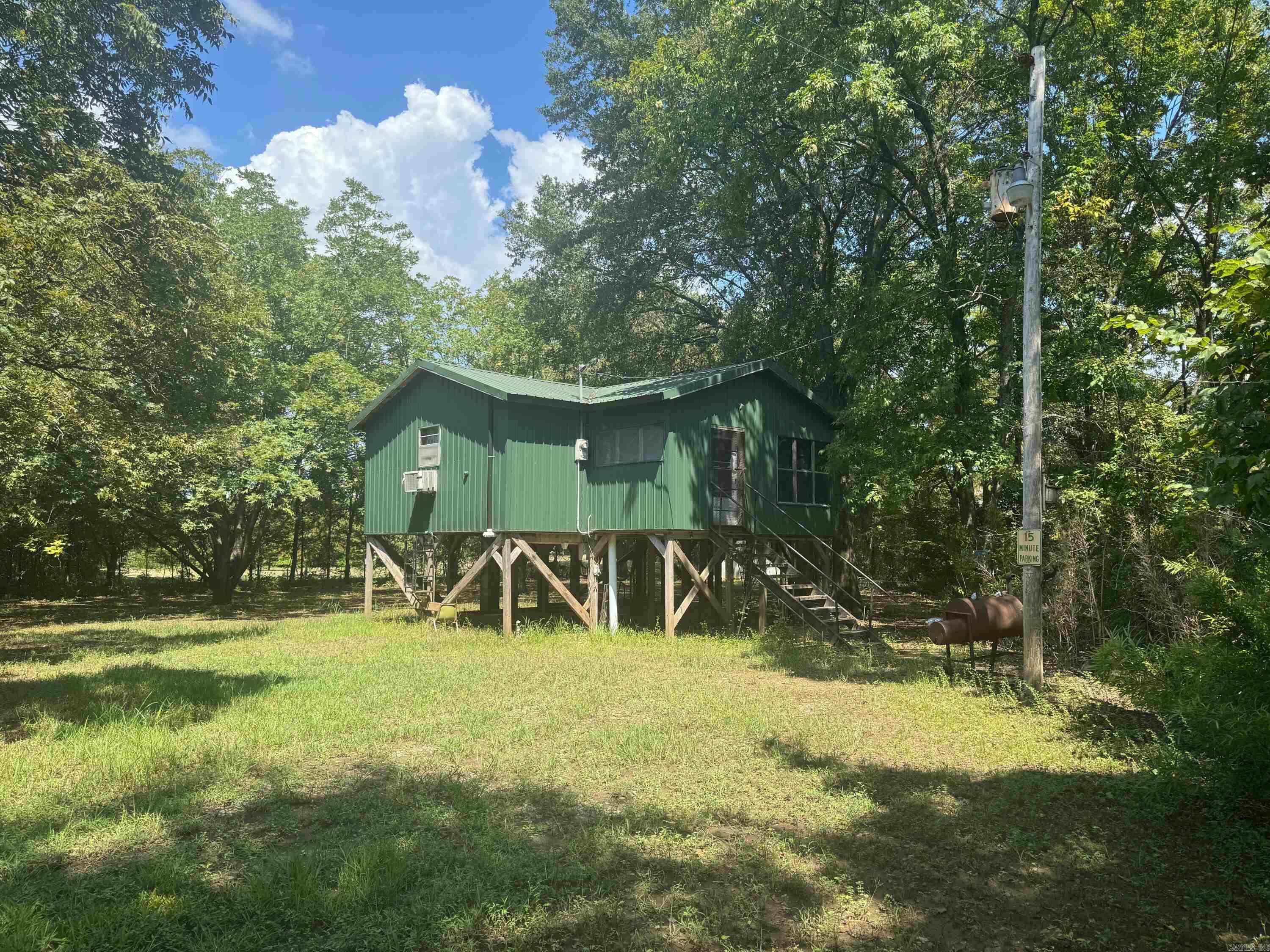 1806 County Rd 150  Augusta, AR