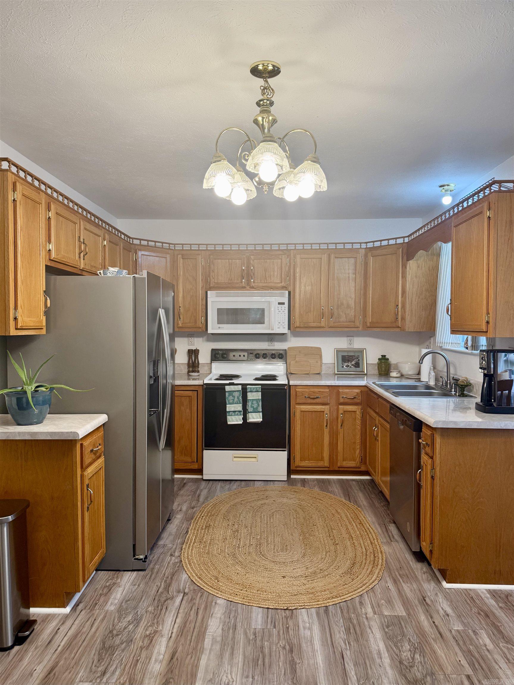 100 Iris  Drasco, AR