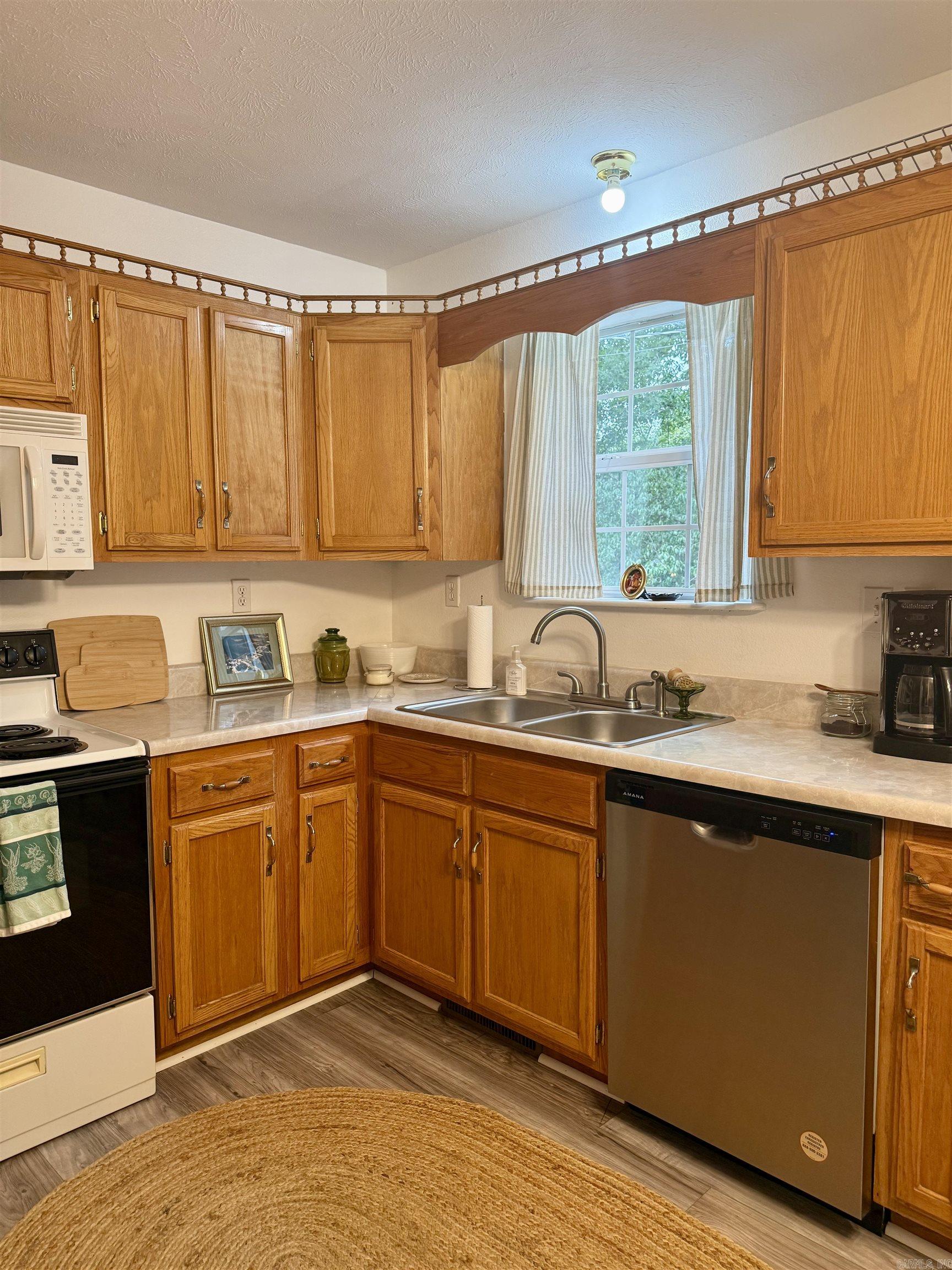 100 Iris  Drasco, AR