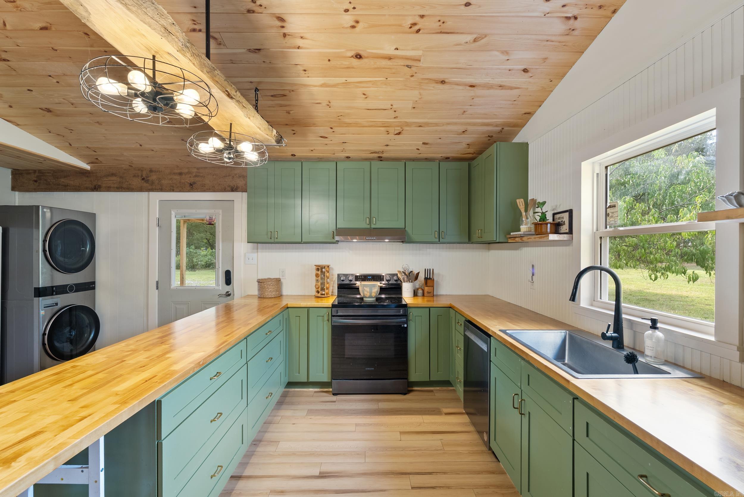 44 Sinai Road Conway, AR 72032