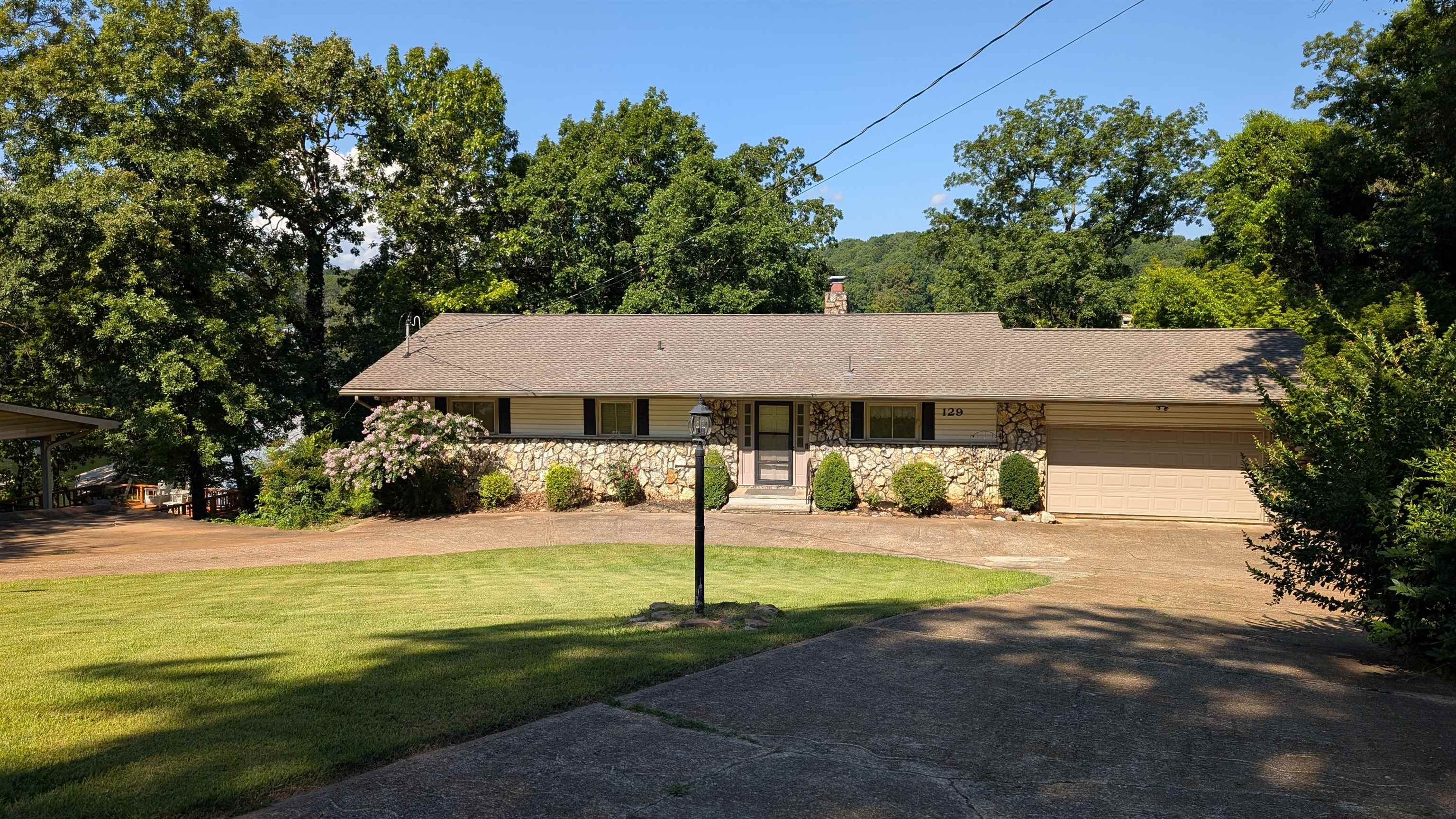 129 Iroquois Drive Cherokee Village, AR 72529