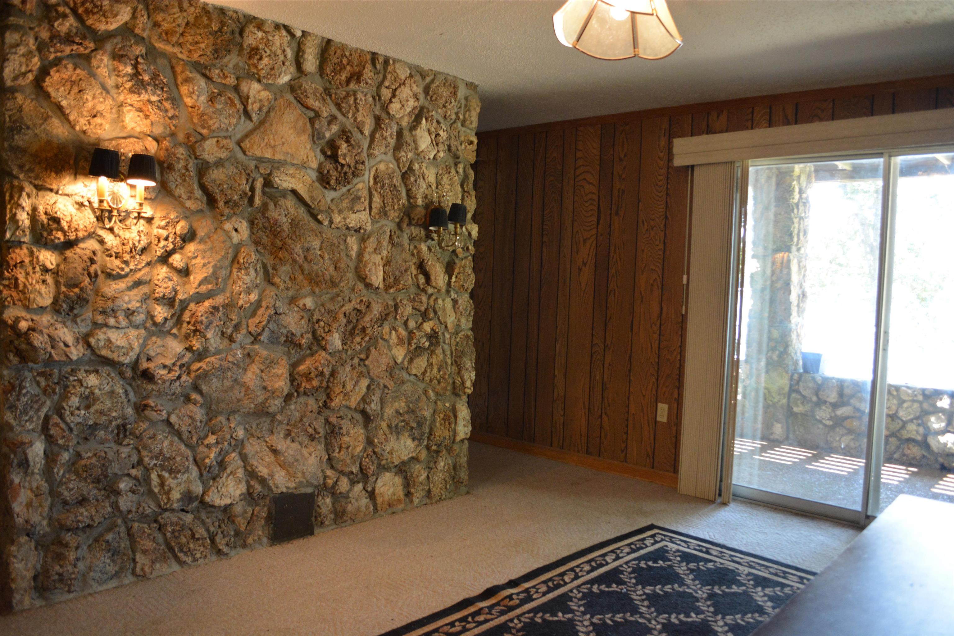 129 Iroquois Drive Cherokee Village, AR 72529