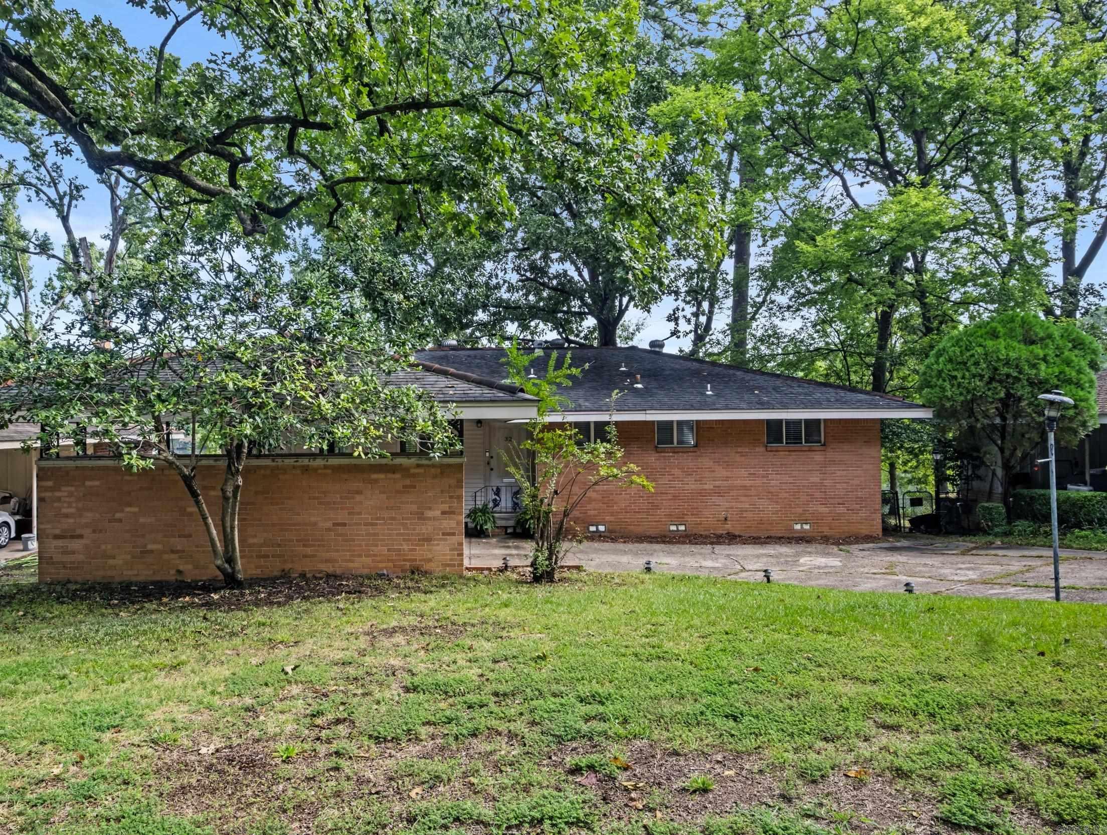 32  Lakeshore Drive  Little Rock, AR