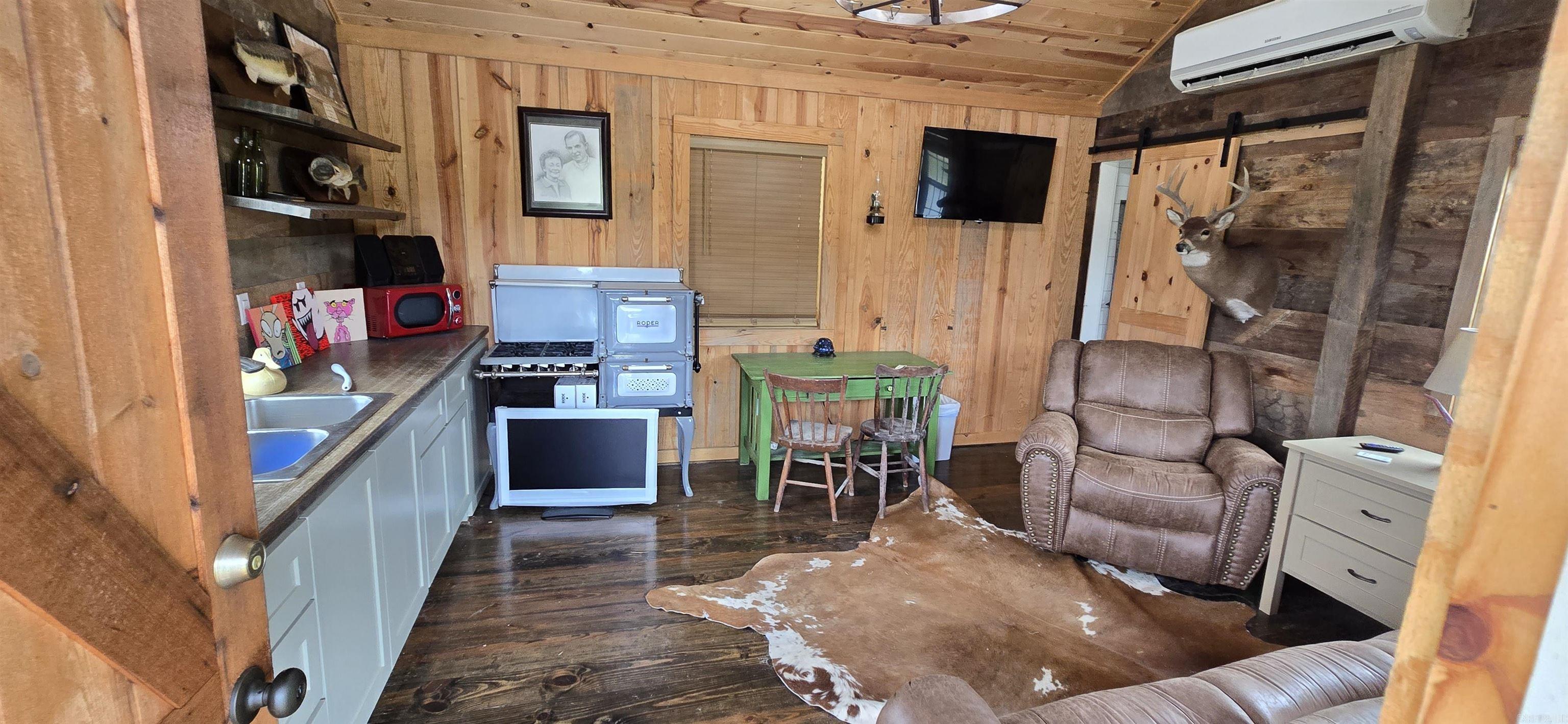 5724 294  Jacksonville, AR