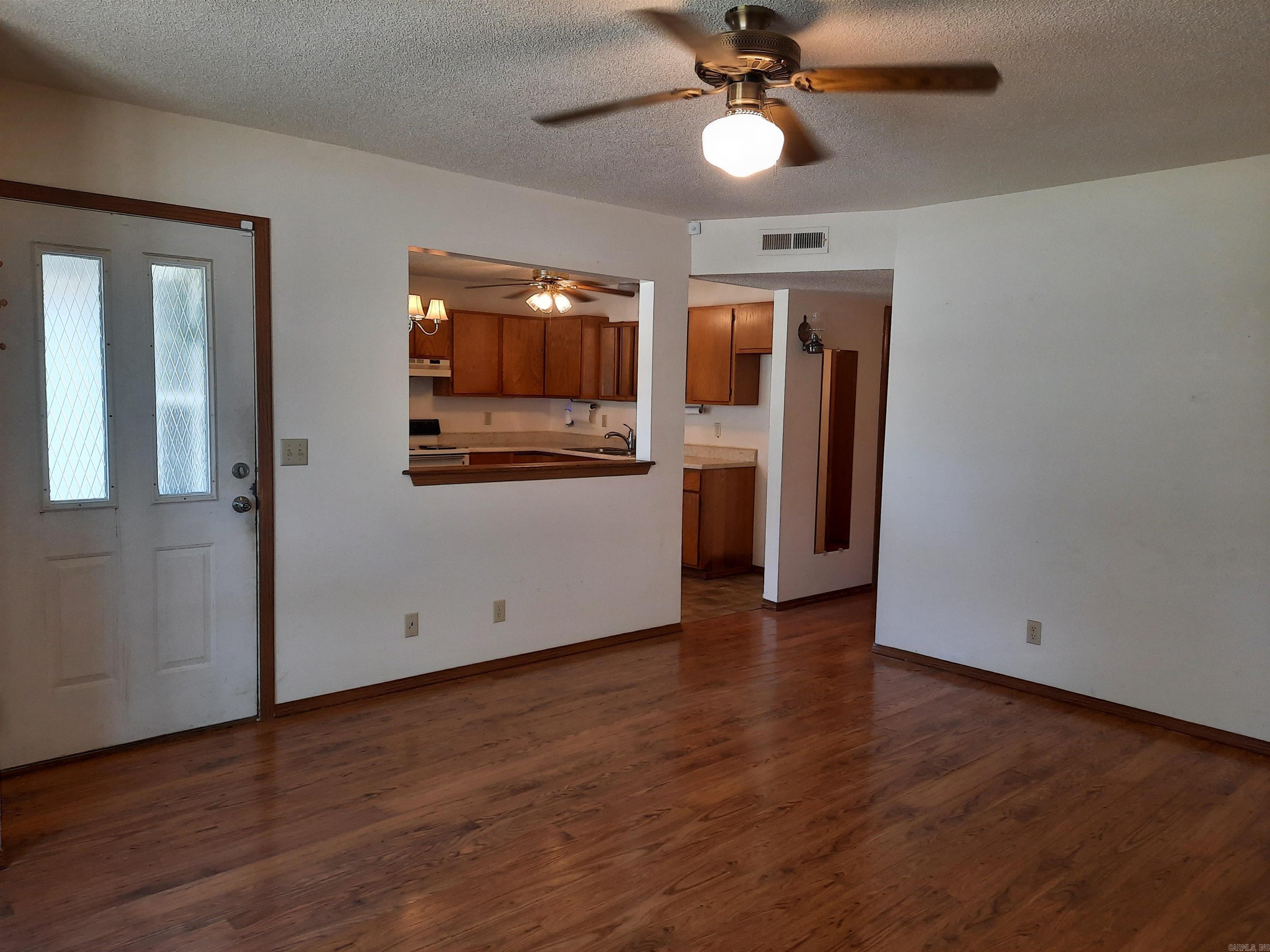 701 Clarence Street Mountain View, AR 72560