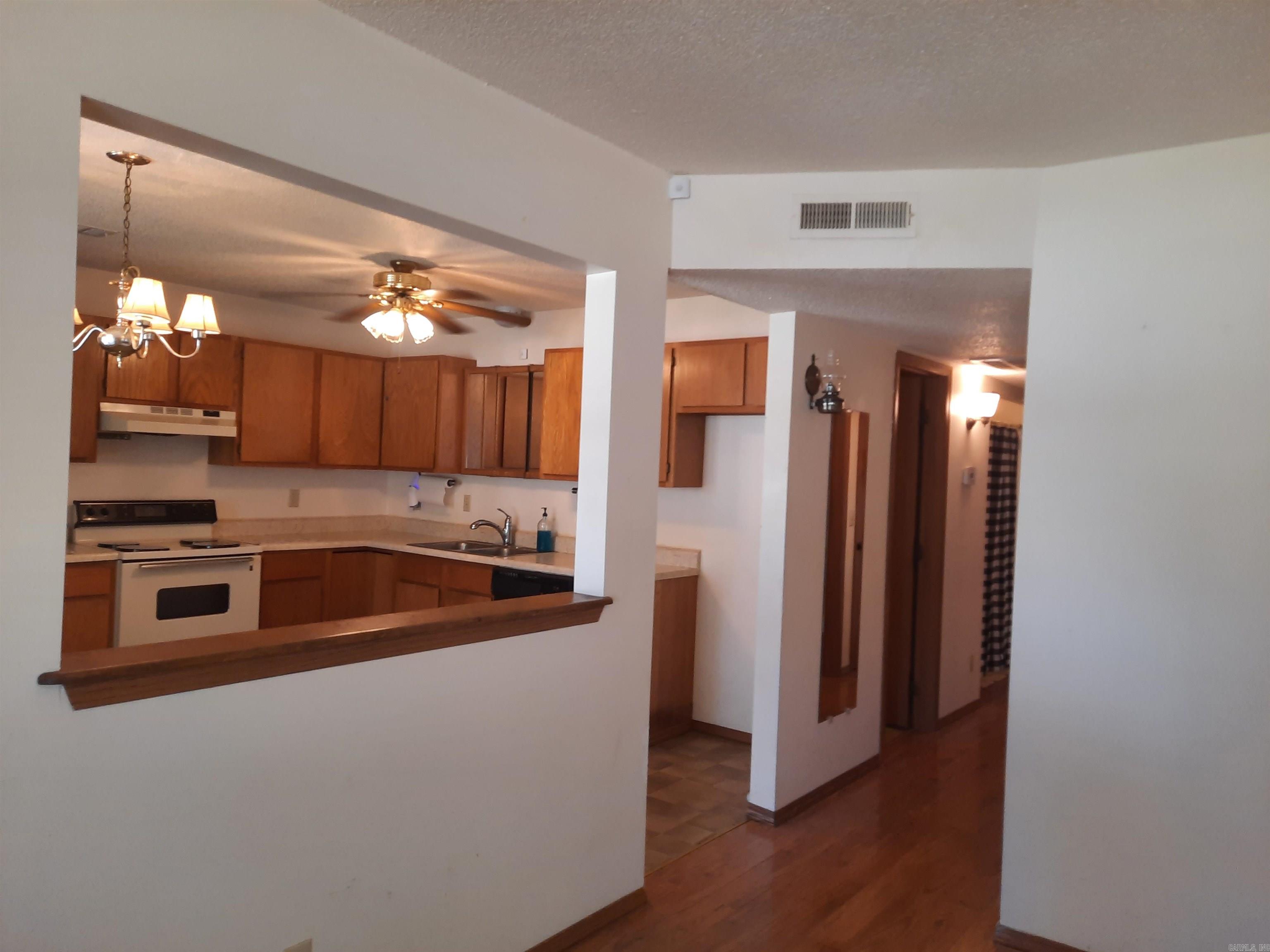 701 Clarence Street Mountain View, AR 72560