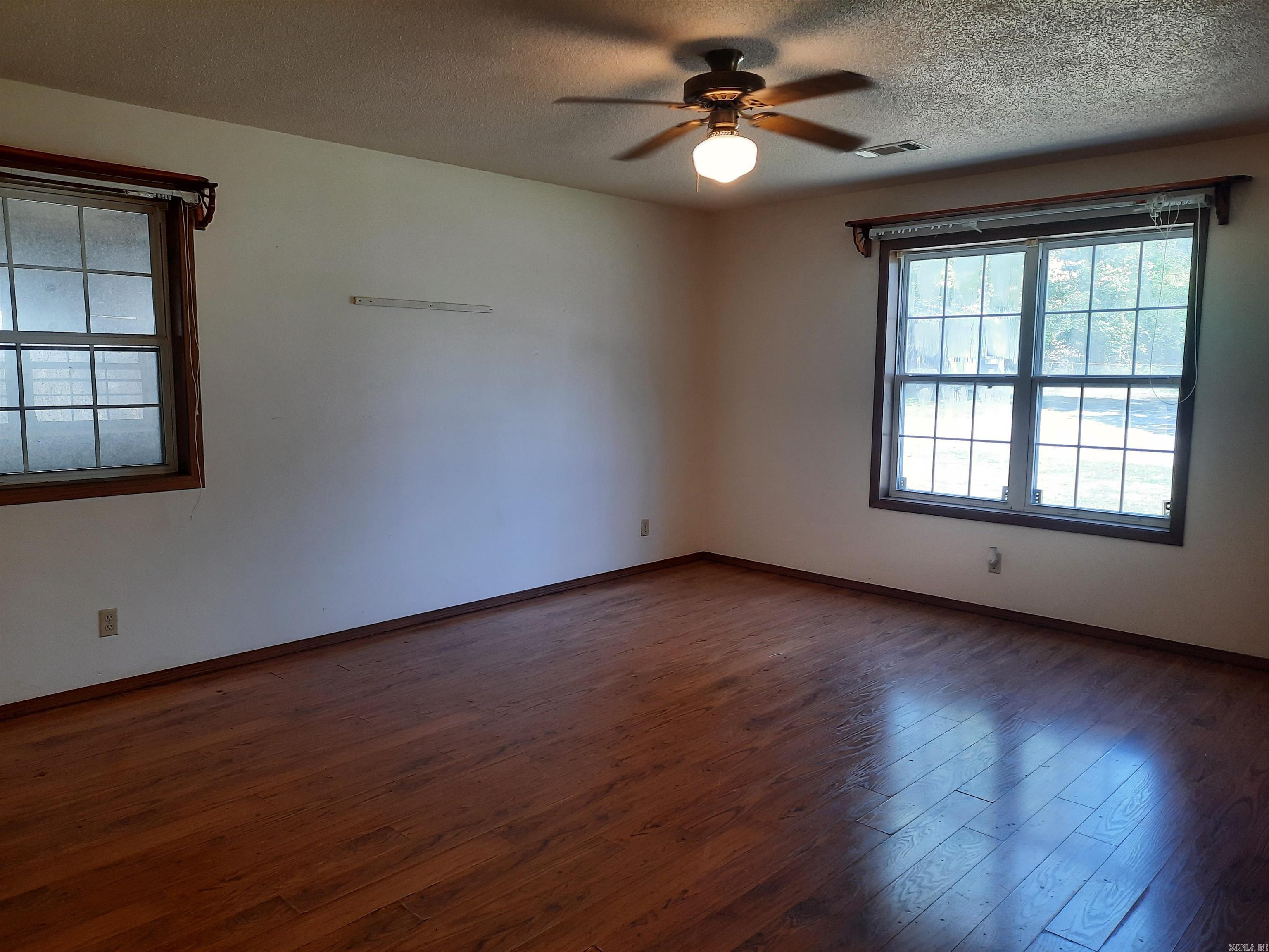 701 Clarence Street Mountain View, AR 72560