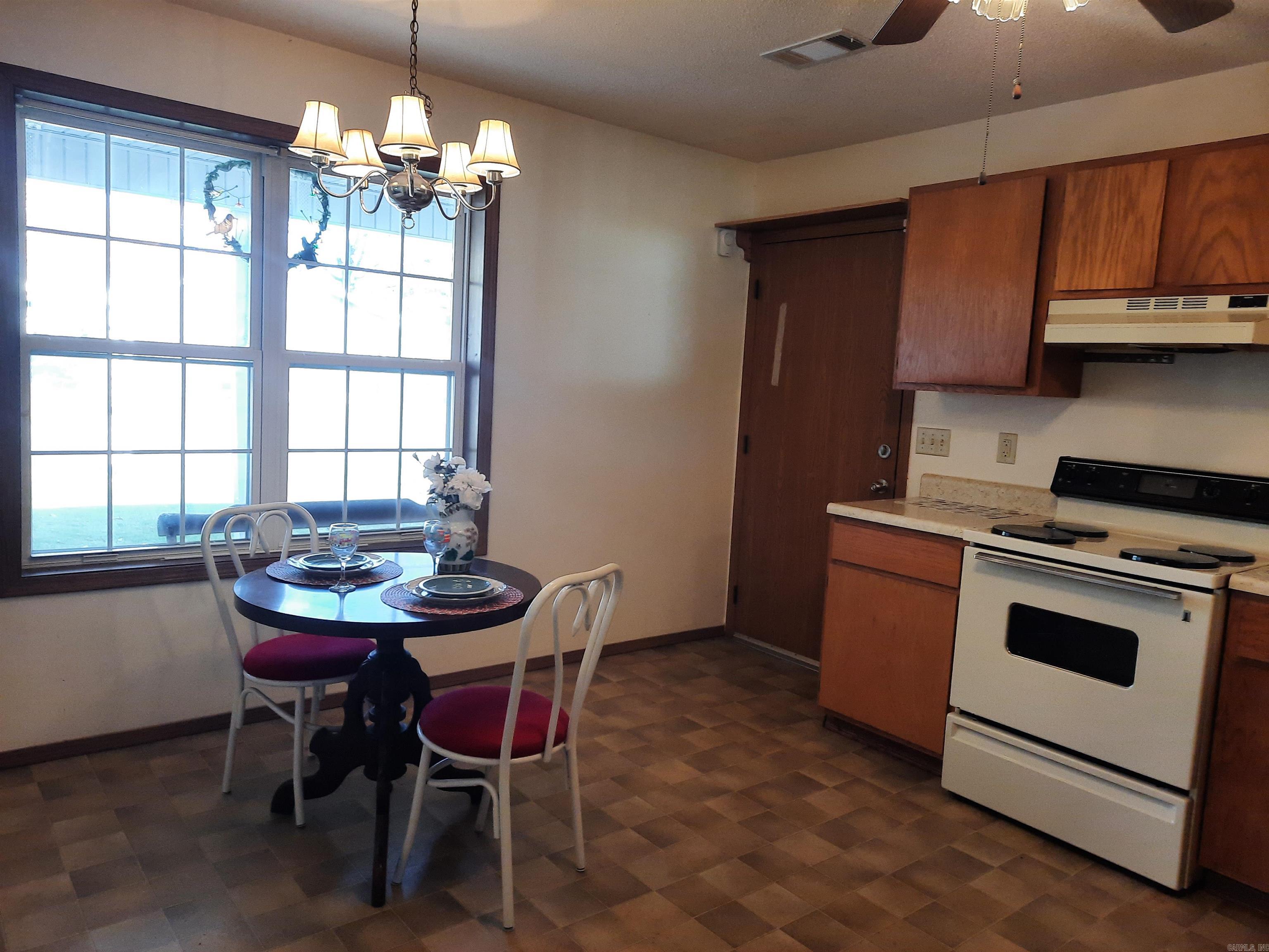 701 Clarence Street Mountain View, AR 72560