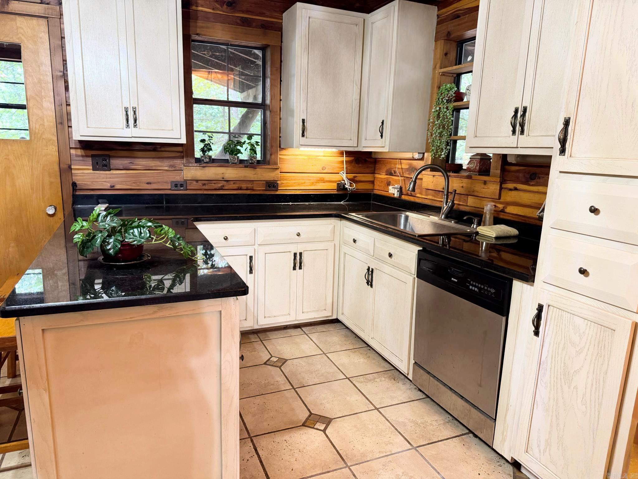 1499 Sutterfield Road Fox, AR 72051