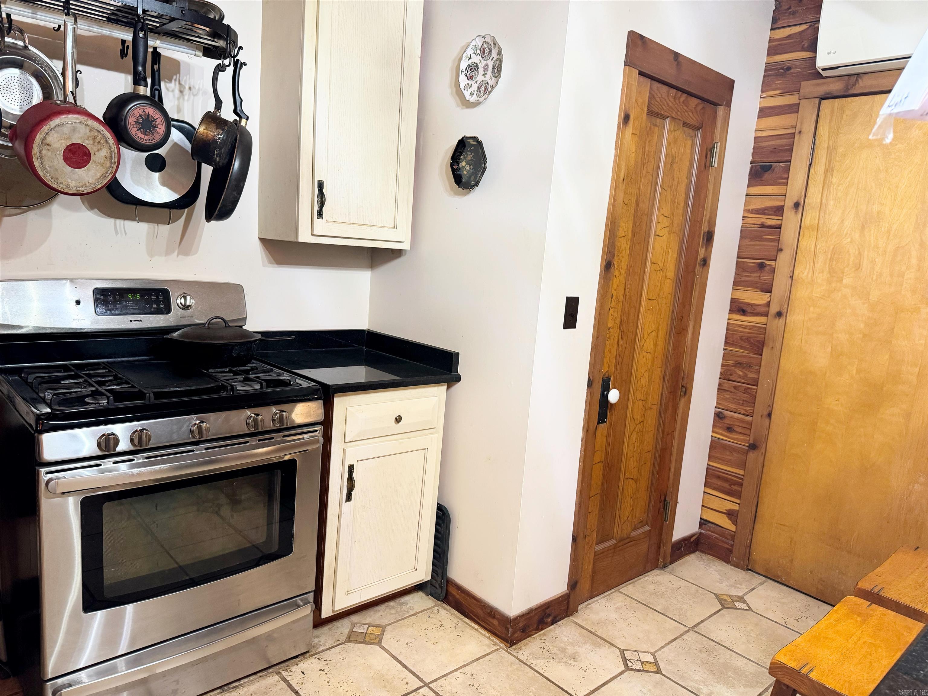 1499 Sutterfield Road Fox, AR 72051