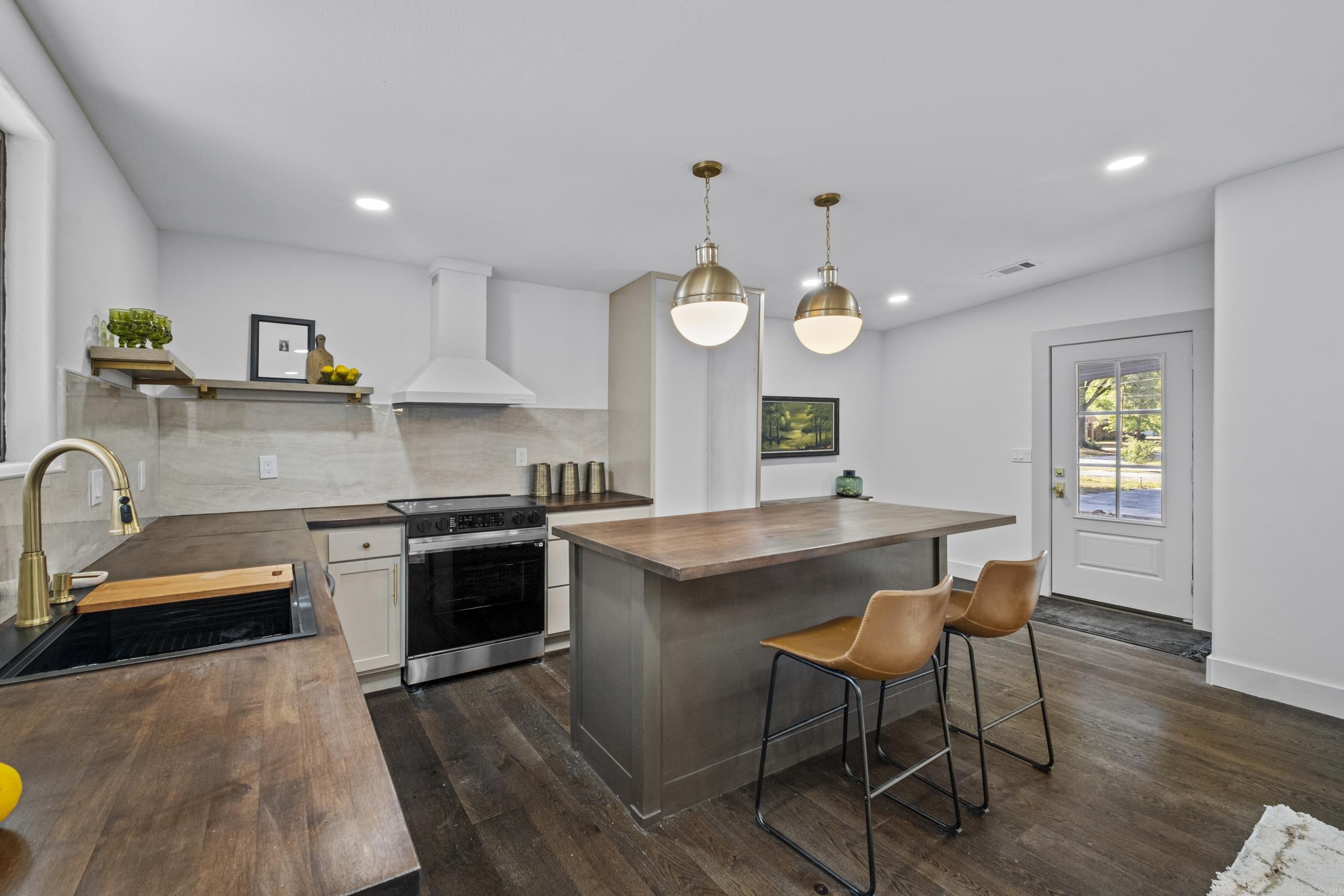 300 W High St Sheridan, AR 72150