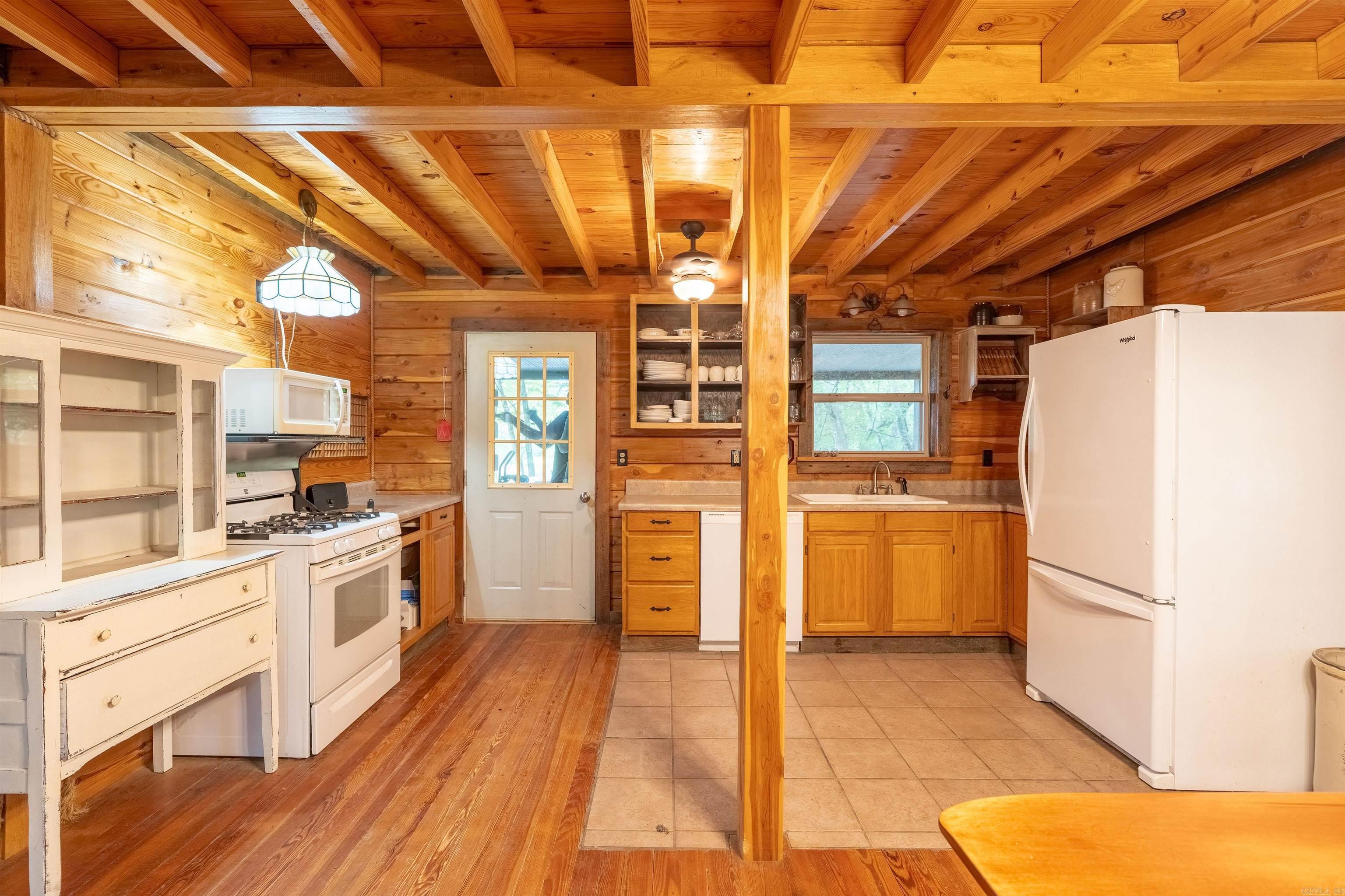 650 Gainer Ferry Batesville, AR 72501