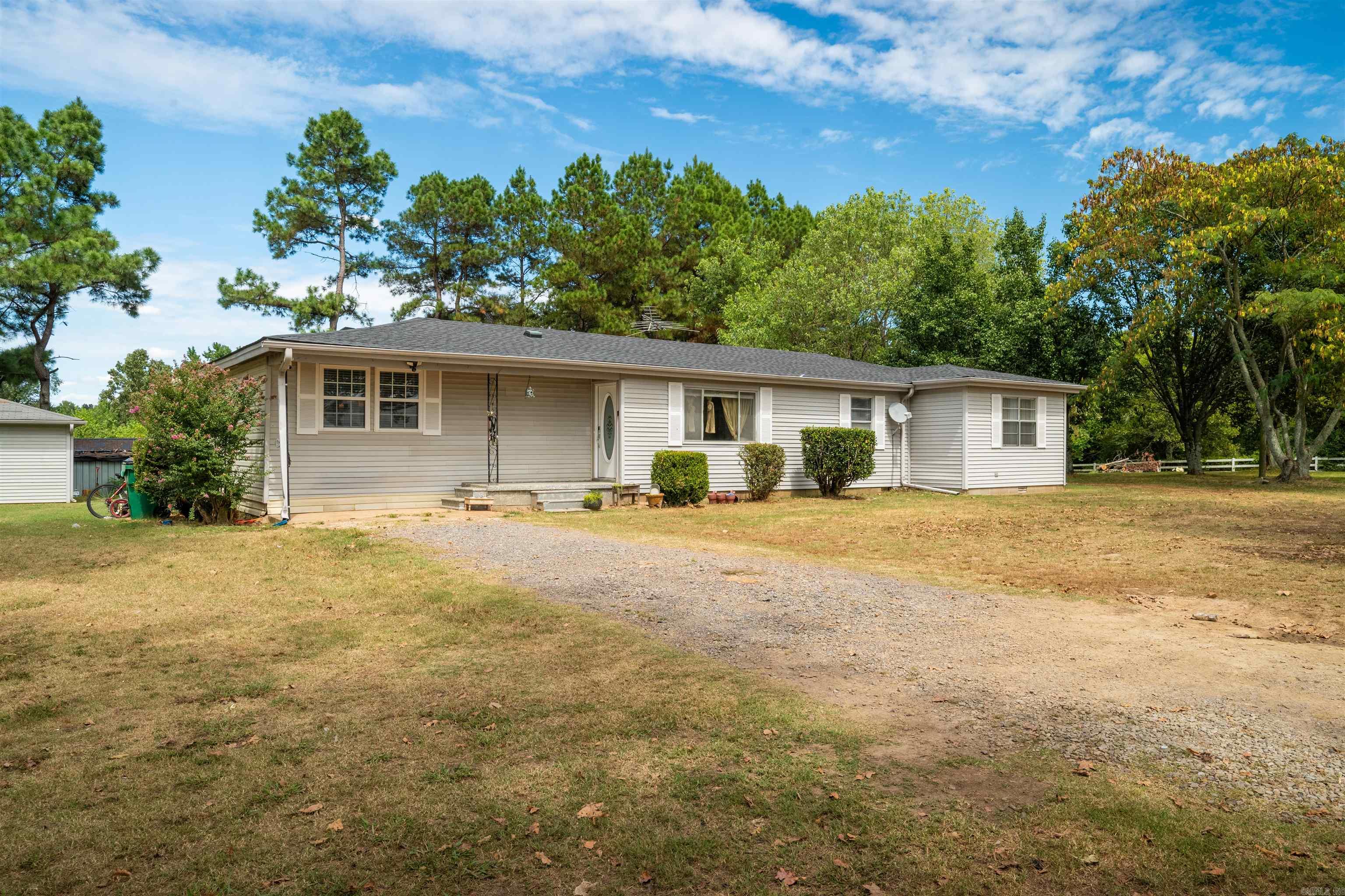 131 Siler Bradford, AR 72020