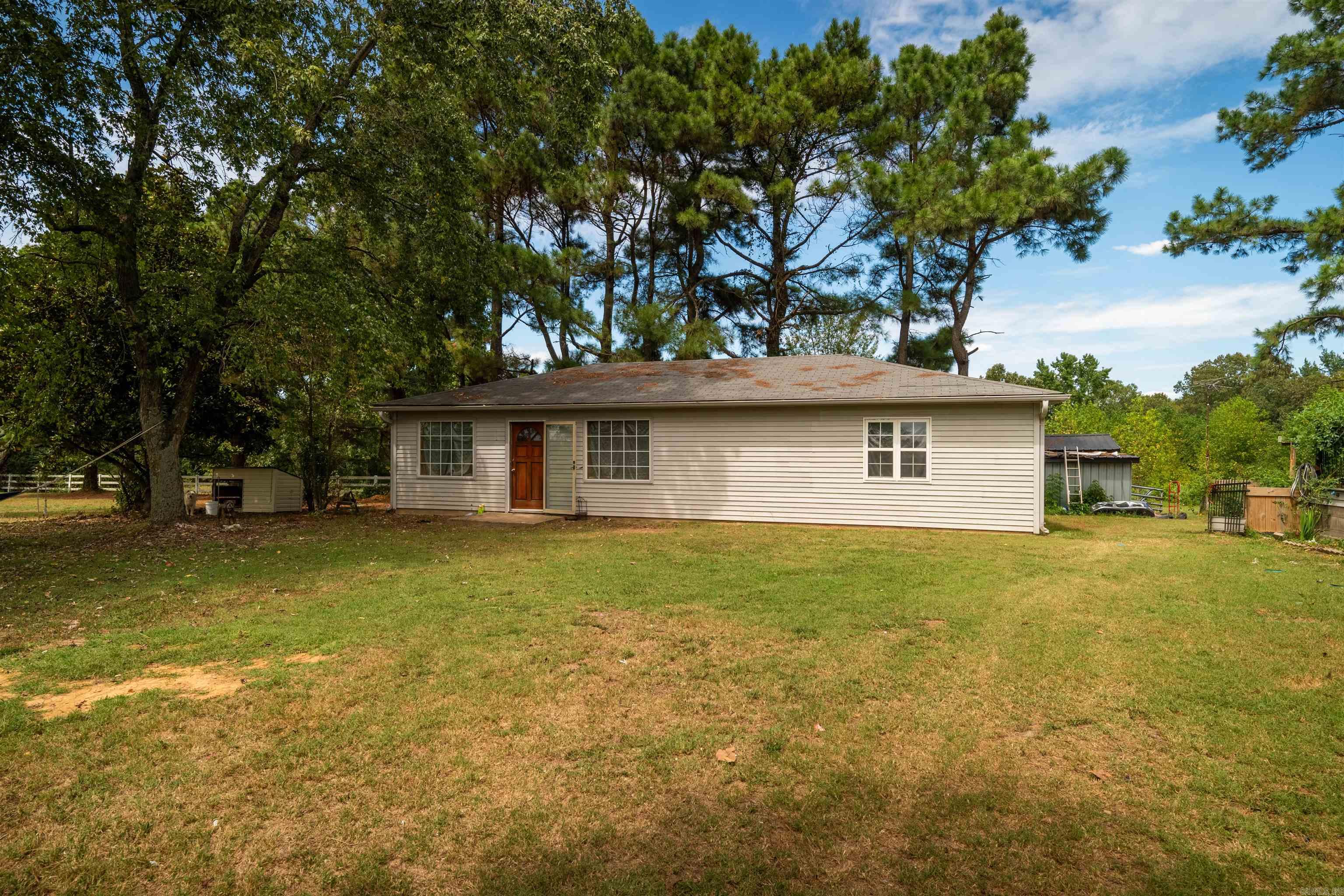 131 Siler Bradford, AR 72020